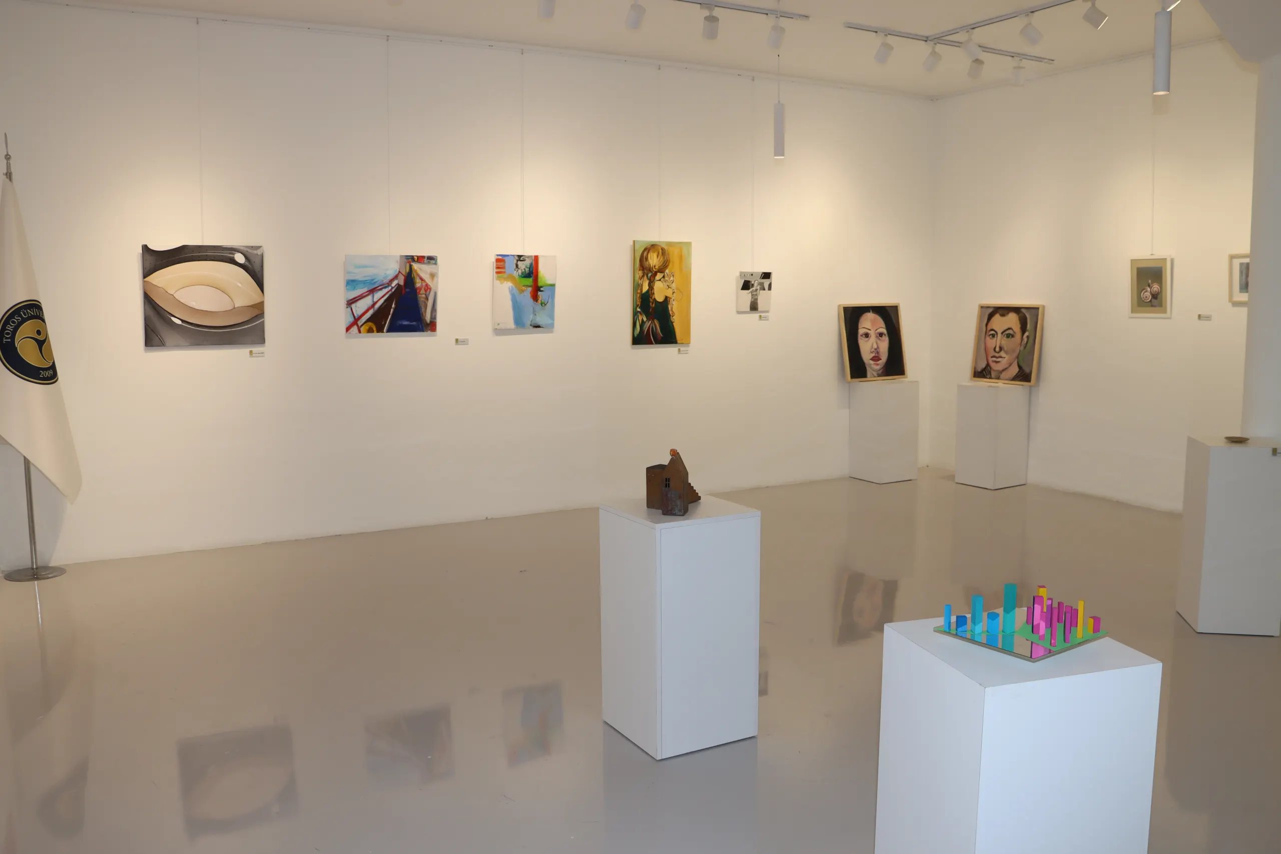 March 8 World Women's Day Exhibition Opened