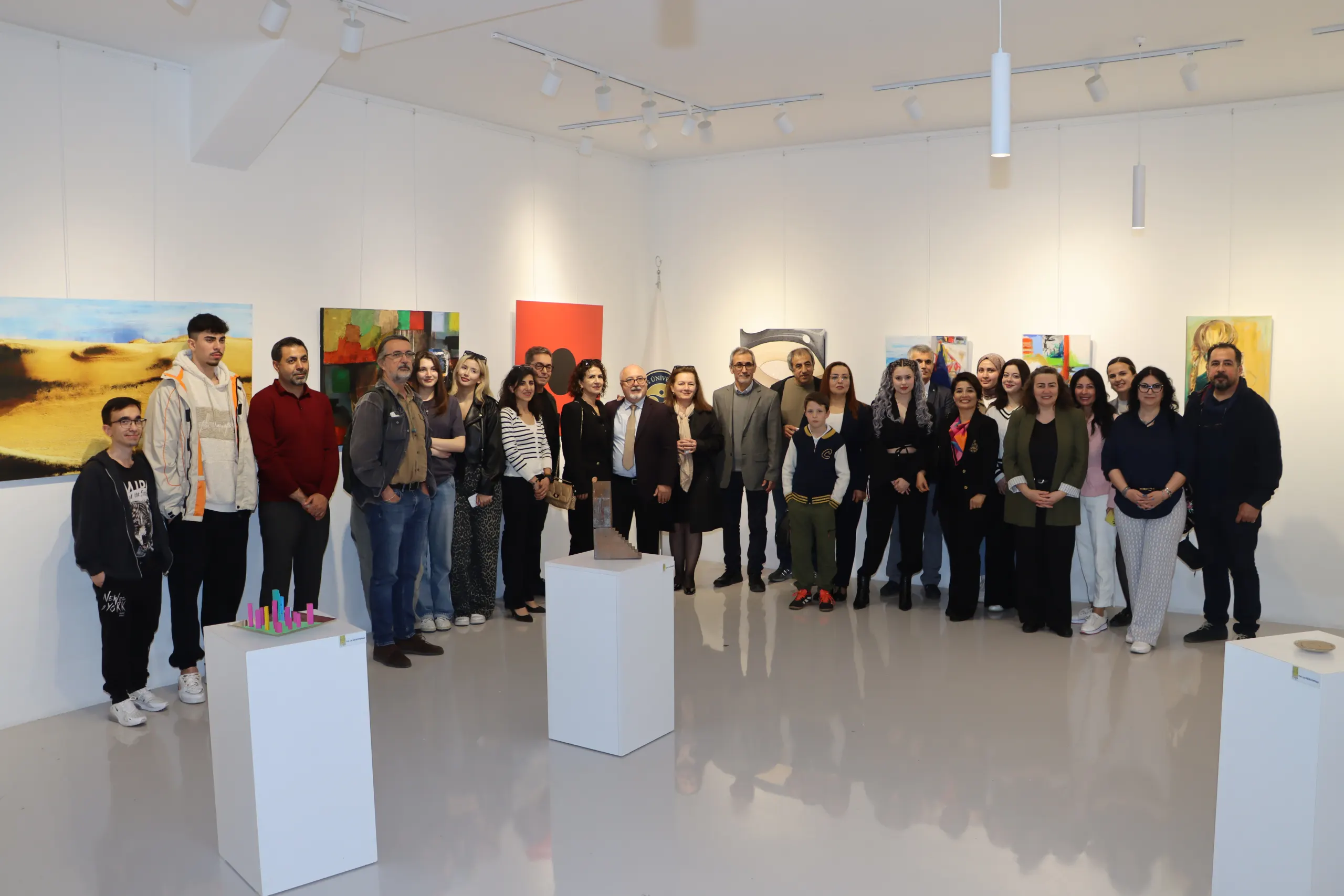 March 8 World Women's Day Exhibition Opened