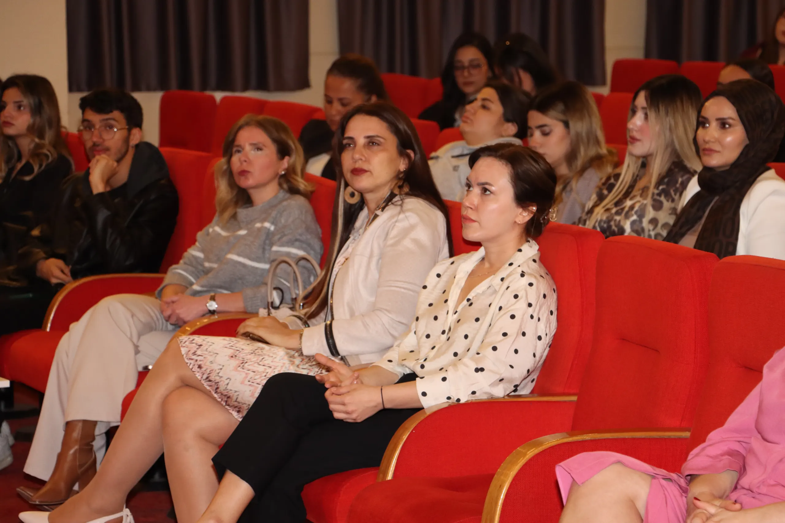 “farklı İnsanlık Halleri” Sempozyumu Gerçekleşti