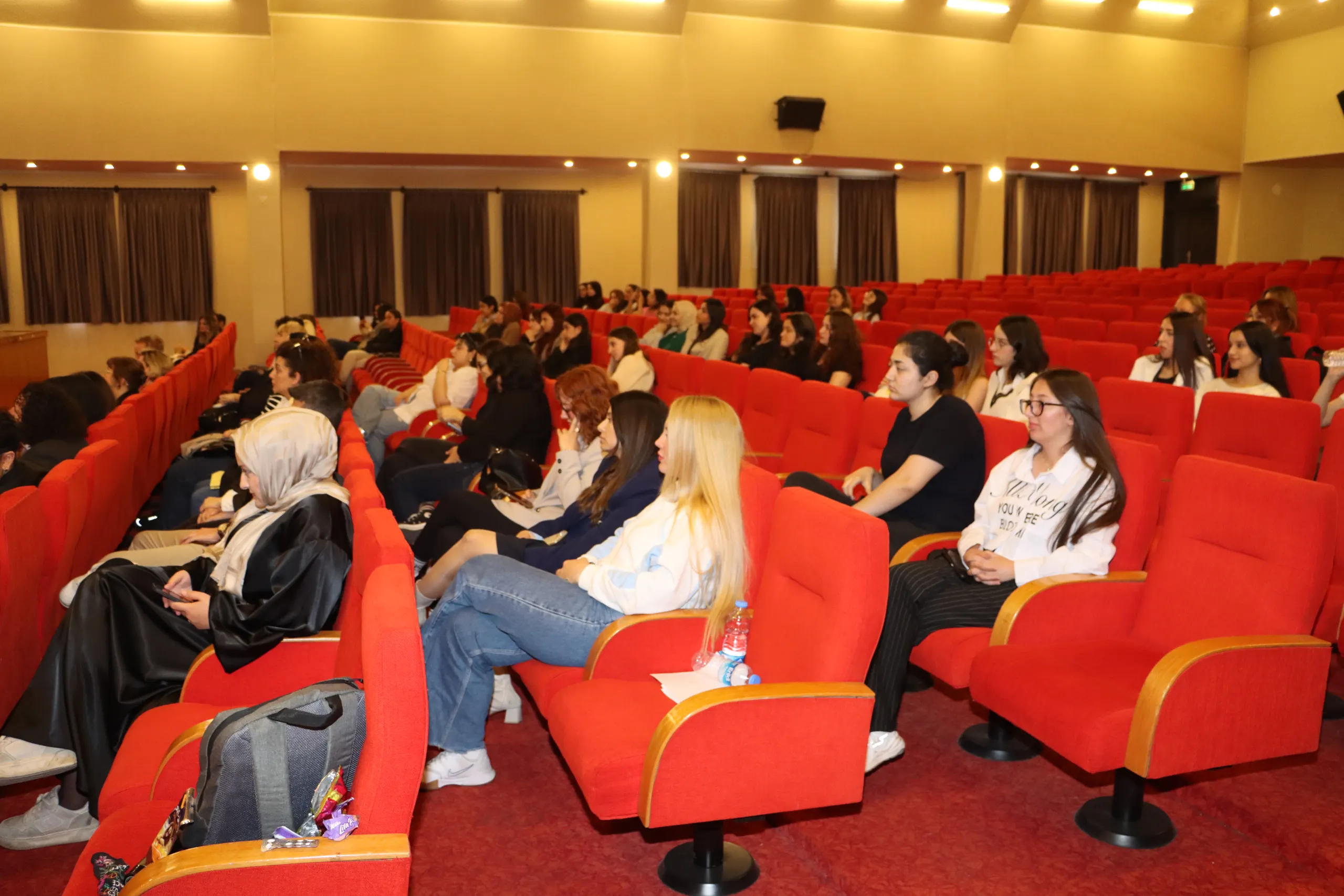 “farklı İnsanlık Halleri” Sempozyumu Gerçekleşti