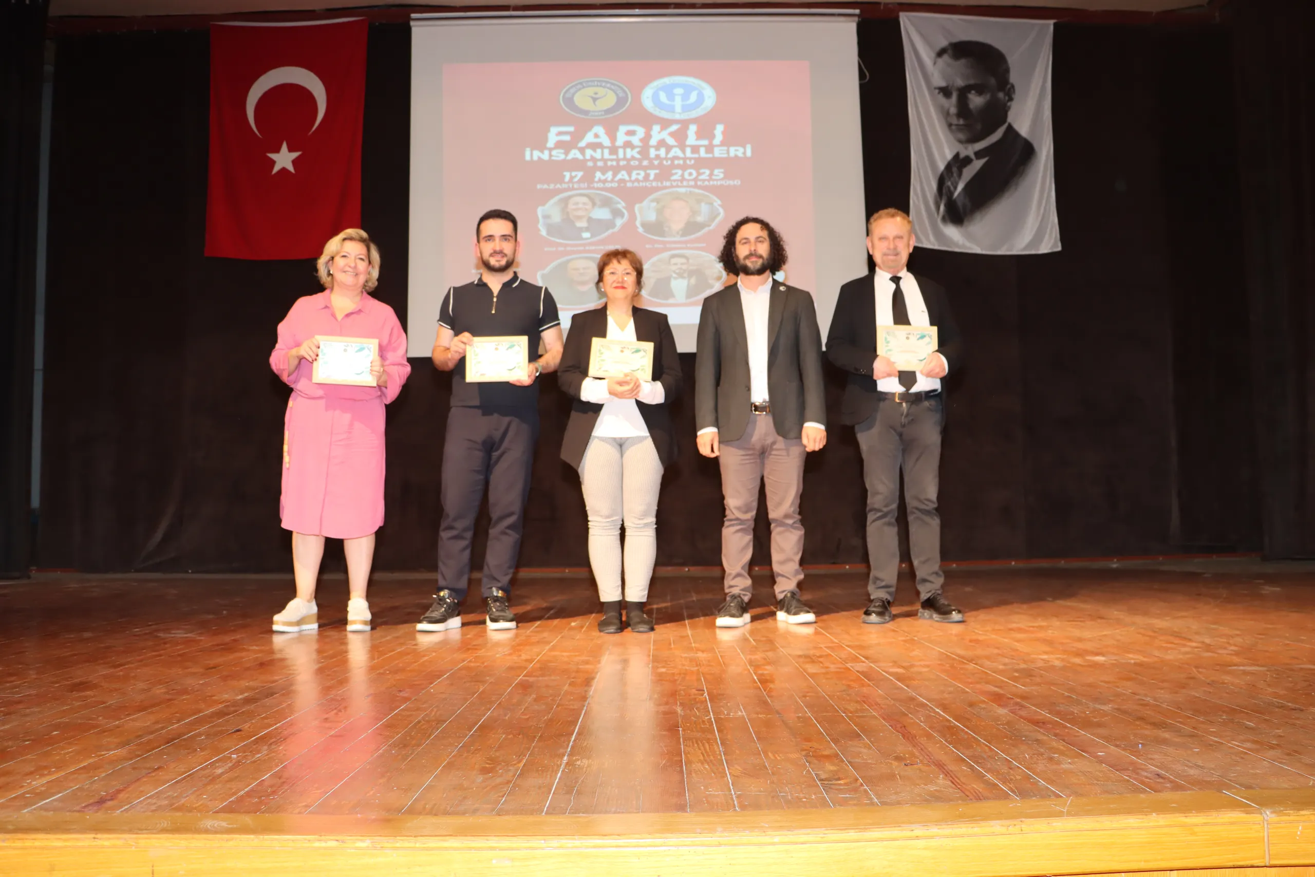 “farklı İnsanlık Halleri” Sempozyumu Gerçekleşti