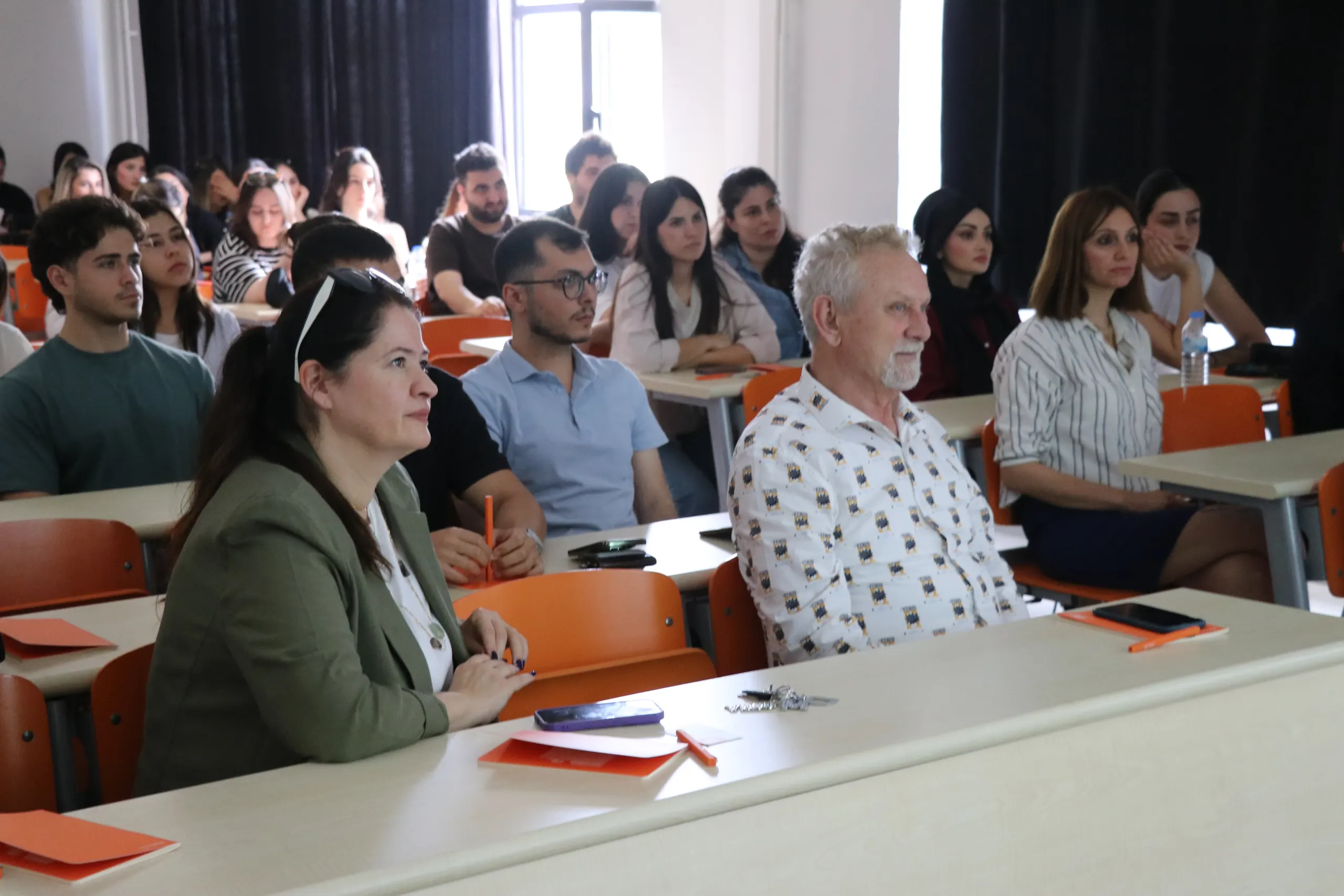 İisbf Tarafından Bankacılık Semineri Düzenlendi