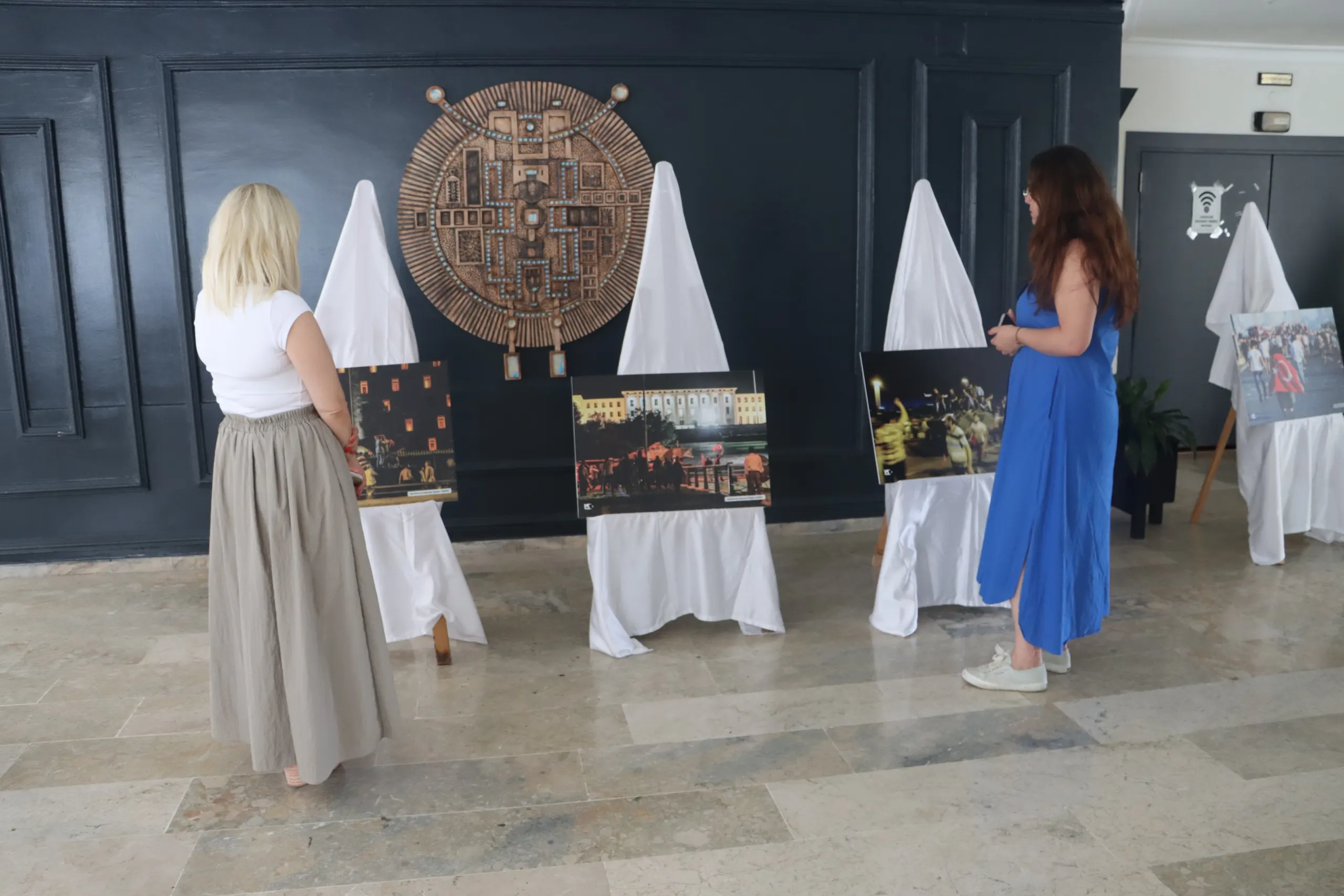 Toros Üniversitesi’nde 15 Temmuz Temalı Fotoğraf Sergisi Açıldı