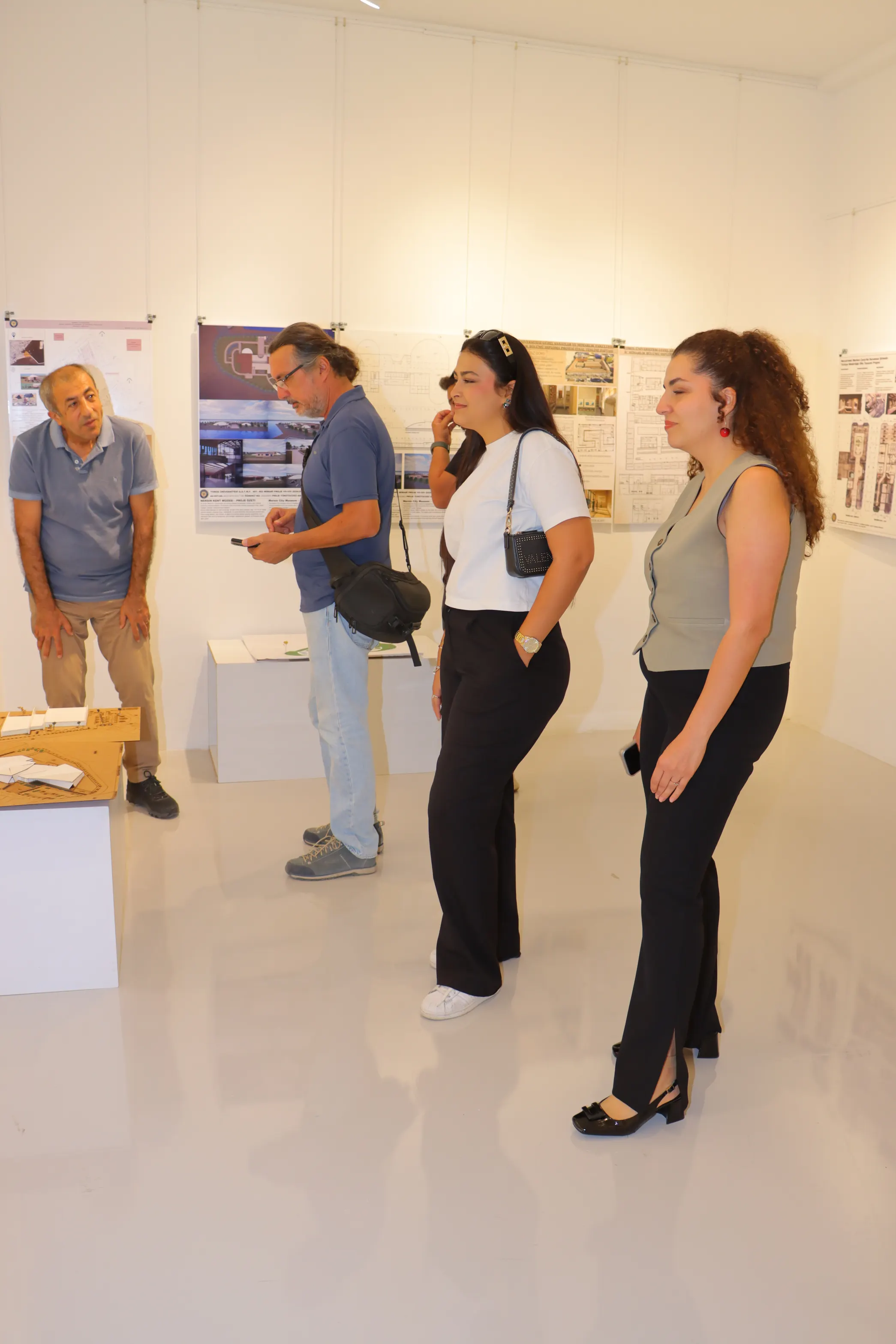 Gülüm Özveren Sanat Galerisi’nde Mezuniyet Projeleri Sergisi Açıldı