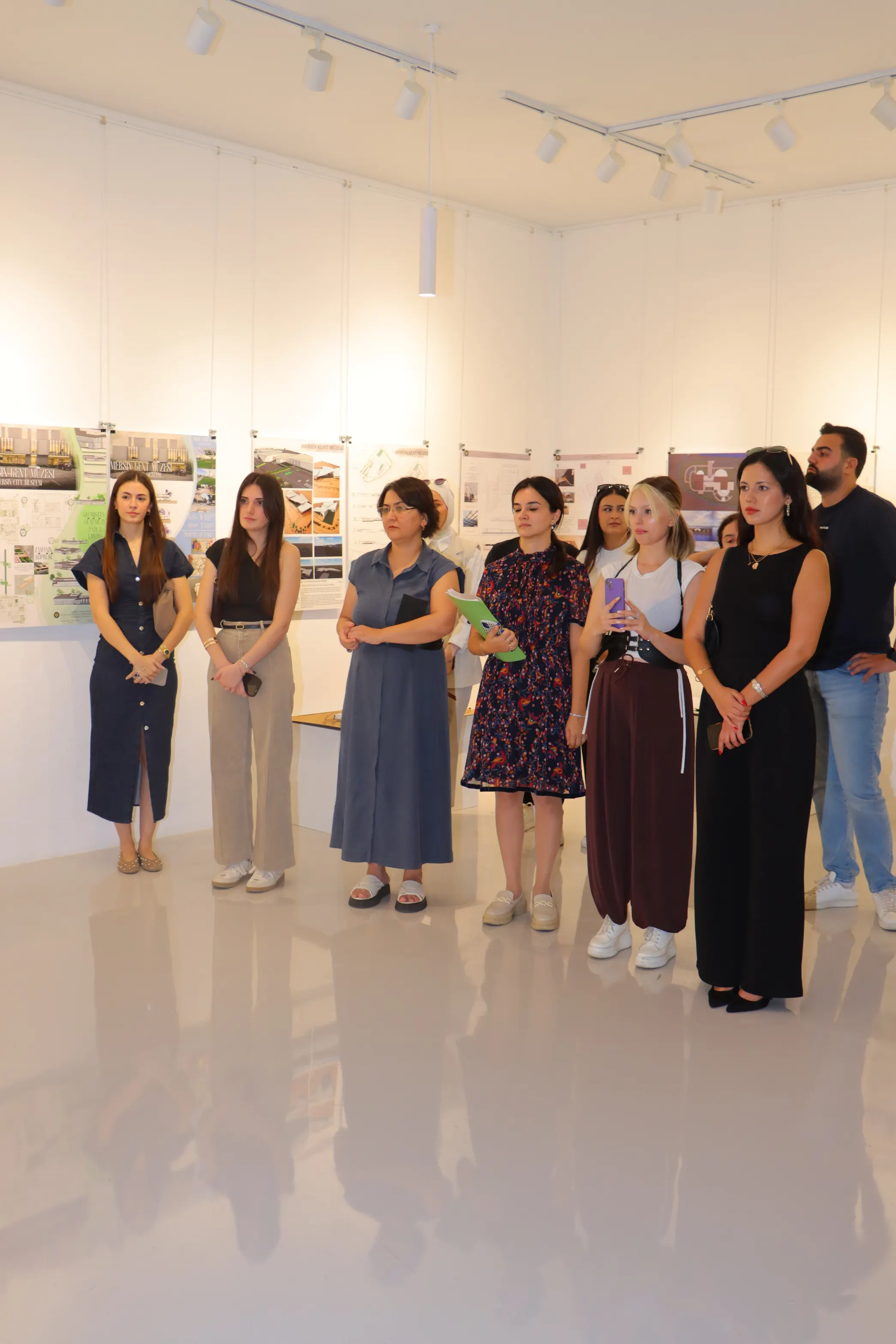 Gülüm Özveren Sanat Galerisi’nde Mezuniyet Projeleri Sergisi Açıldı