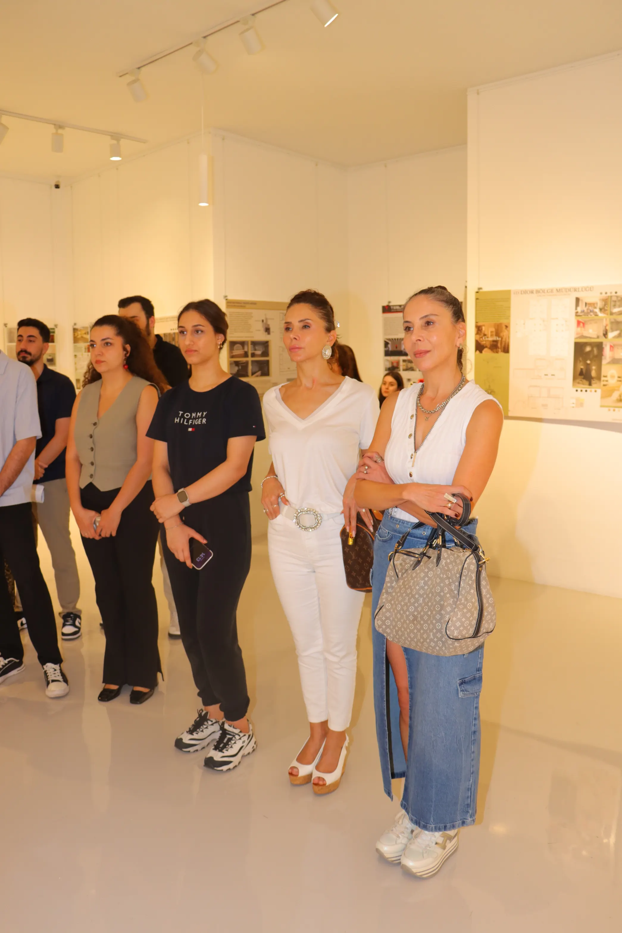 Gülüm Özveren Sanat Galerisi’nde Mezuniyet Projeleri Sergisi Açıldı