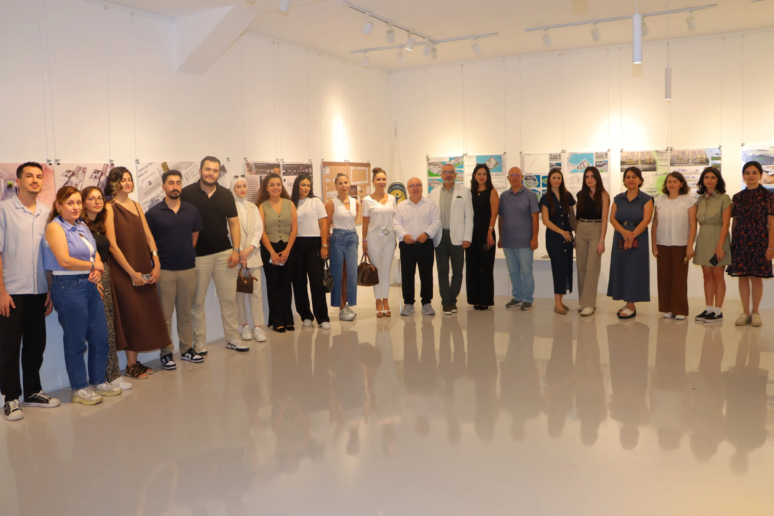Gülüm Özveren Sanat Galerisi’nde Mezuniyet Projeleri Sergisi Açıldı