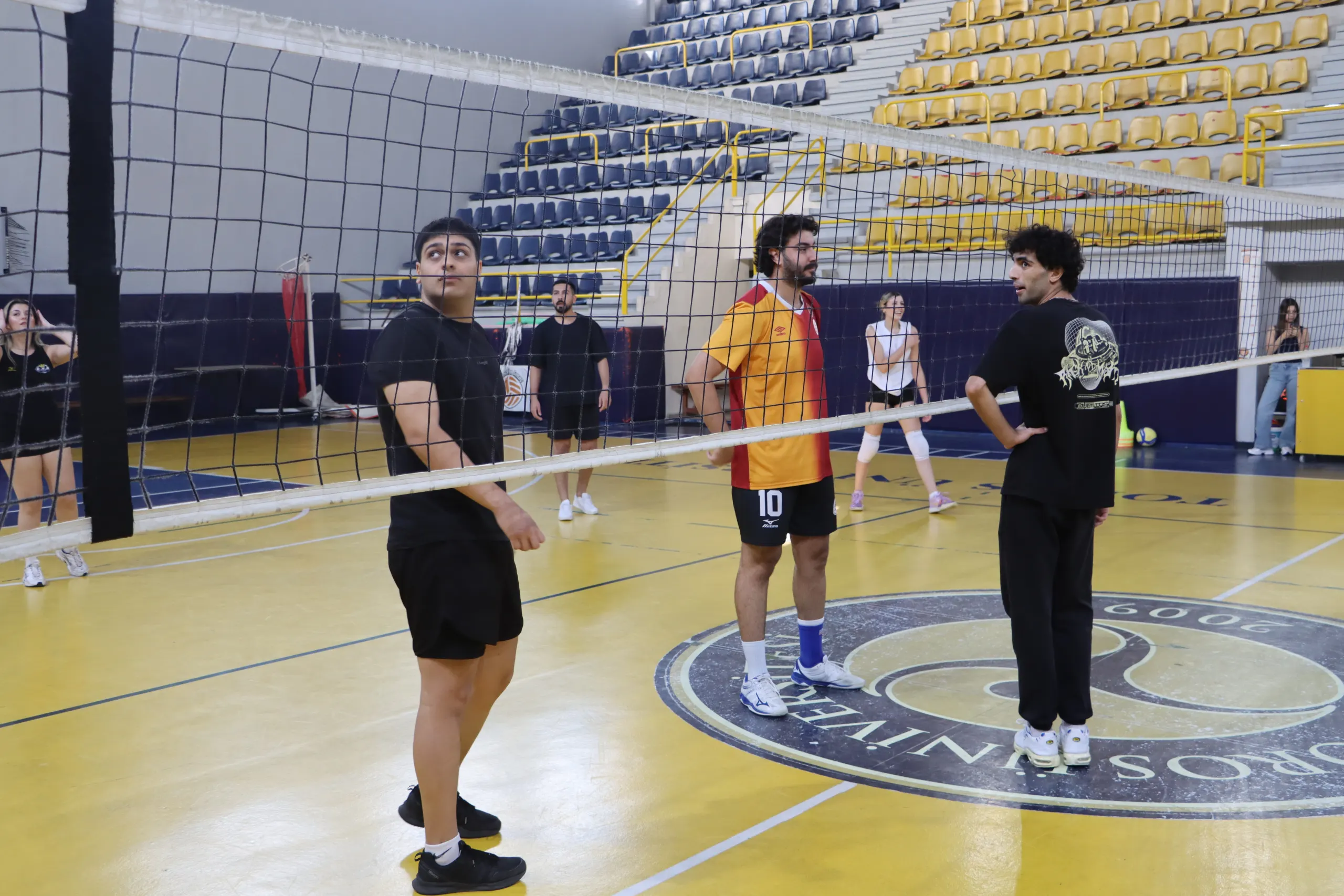 4. Geleneksel Cumhuriyet Turnuvaları Voleybol Müsabakalarıyla Başladı