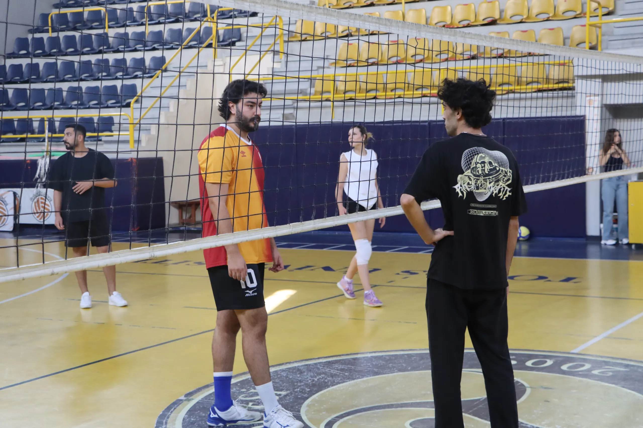 4. Geleneksel Cumhuriyet Turnuvaları Voleybol Müsabakalarıyla Başladı