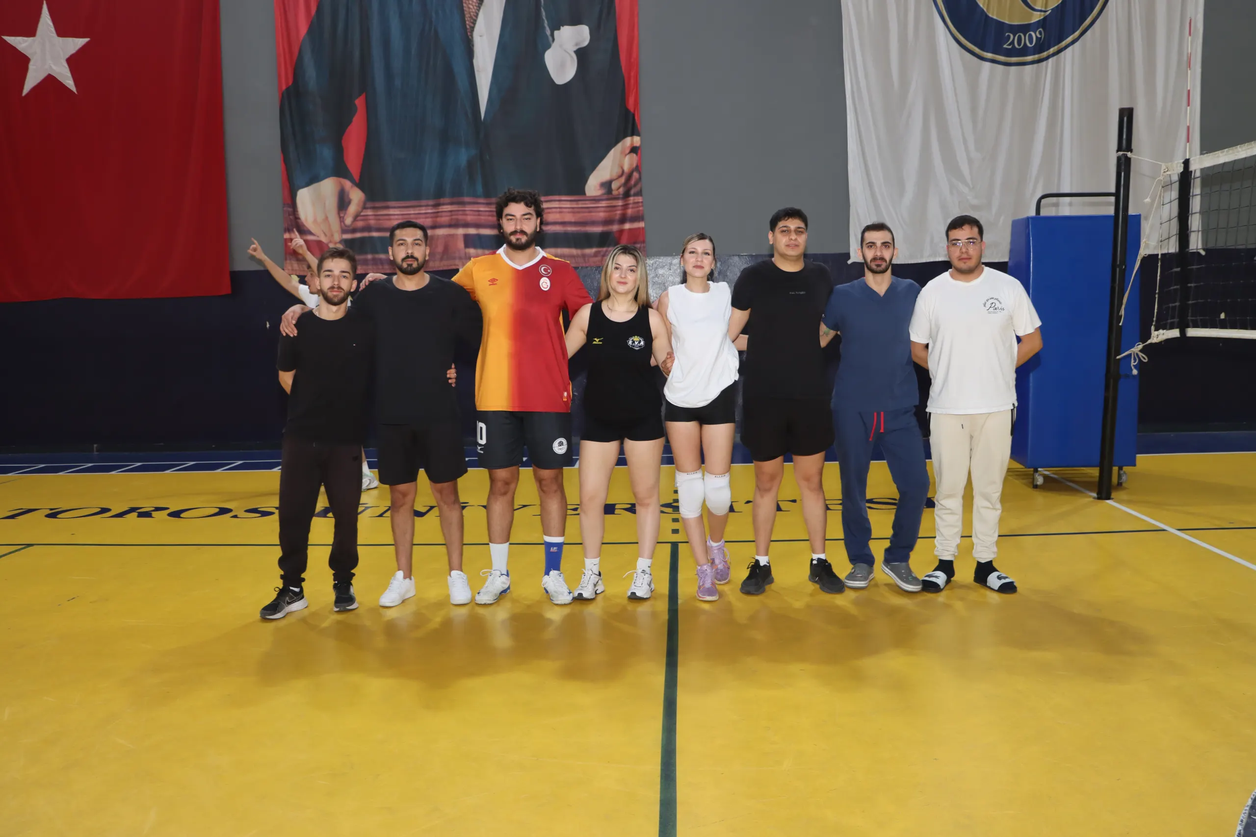 4. Geleneksel Cumhuriyet Turnuvaları Voleybol Müsabakalarıyla Başladı