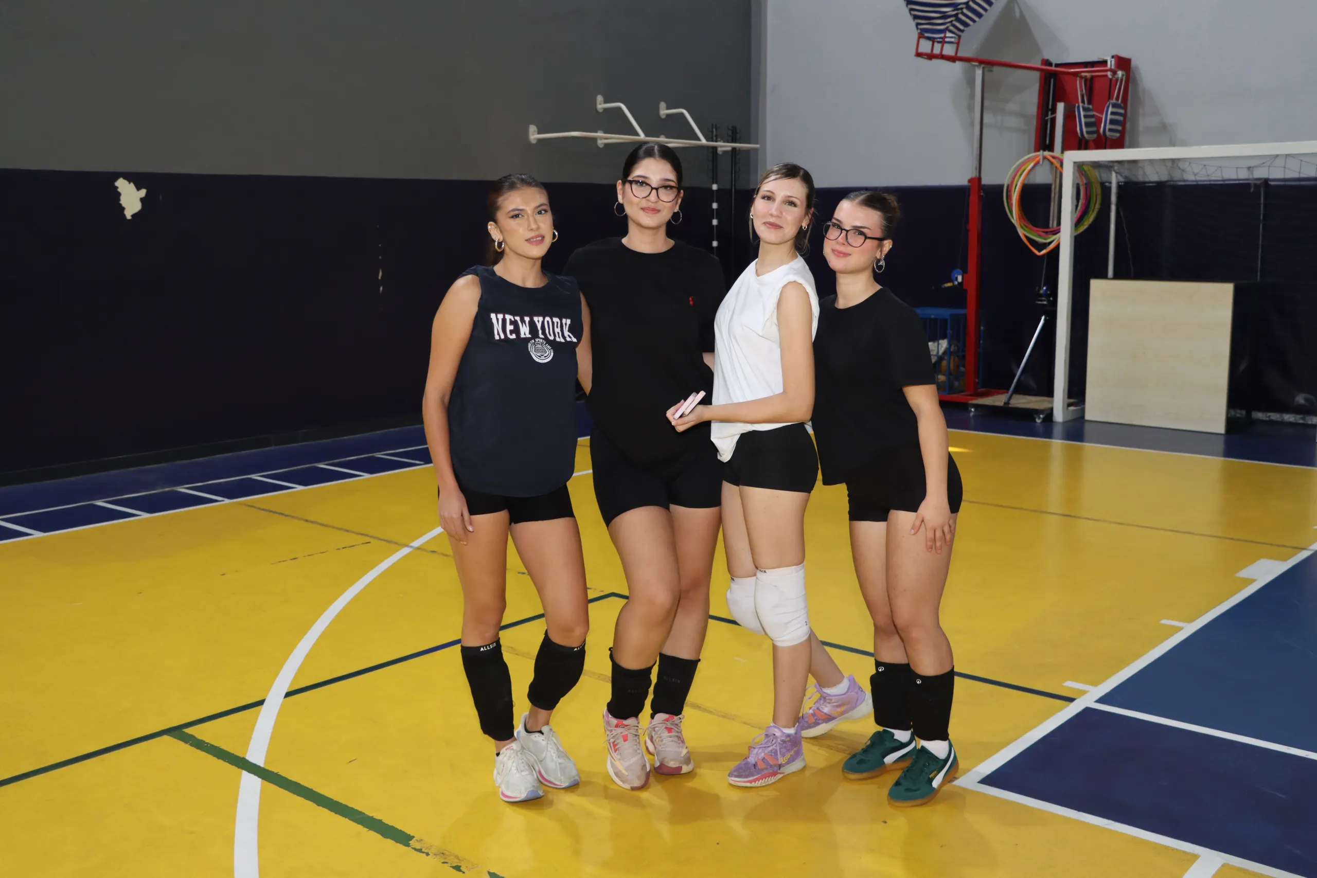 4. Geleneksel Cumhuriyet Turnuvaları Voleybol Müsabakalarıyla Başladı