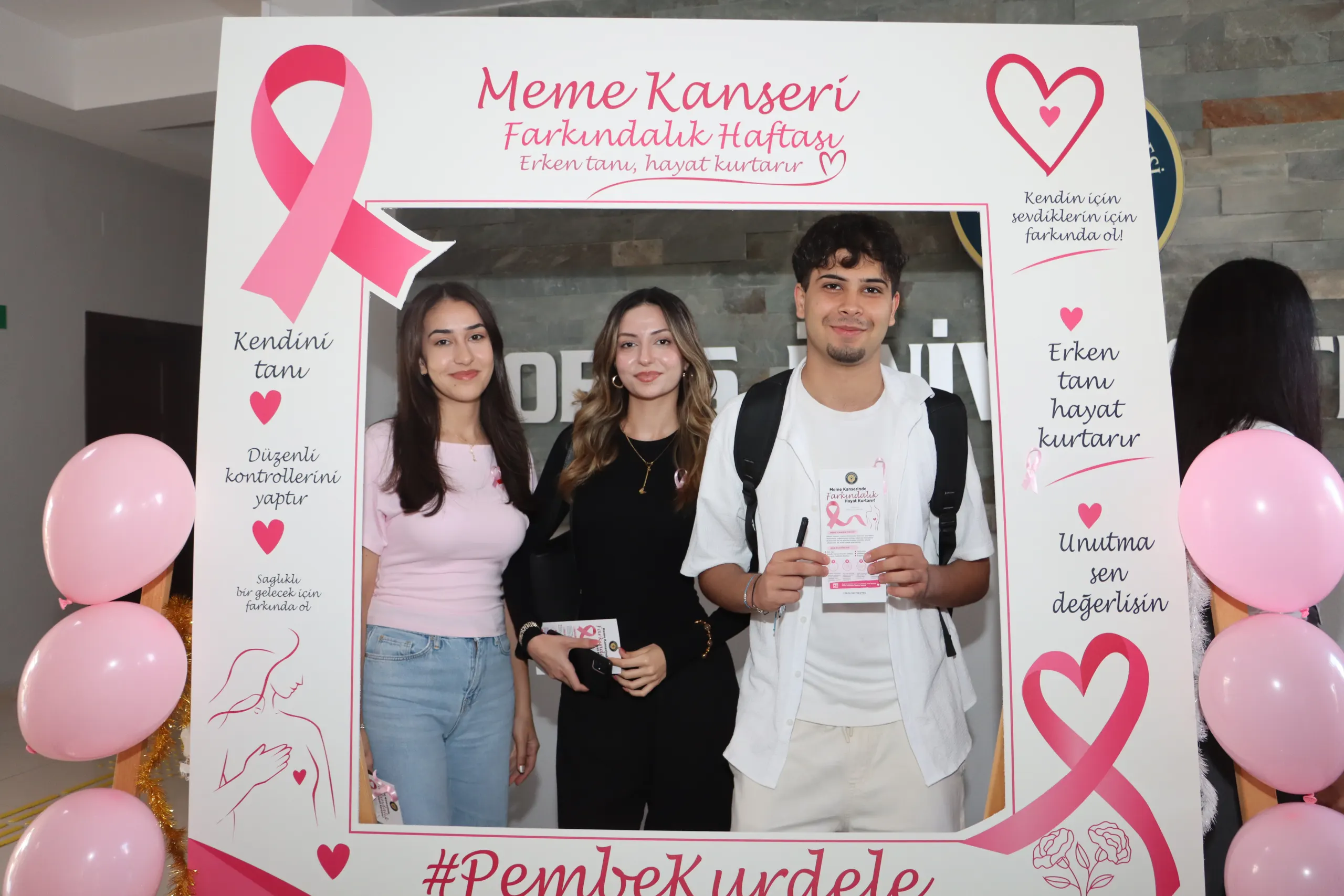 Toros Üniversitesi’nde Meme Kanseri Farkındalığı İçin Stand Açıldı