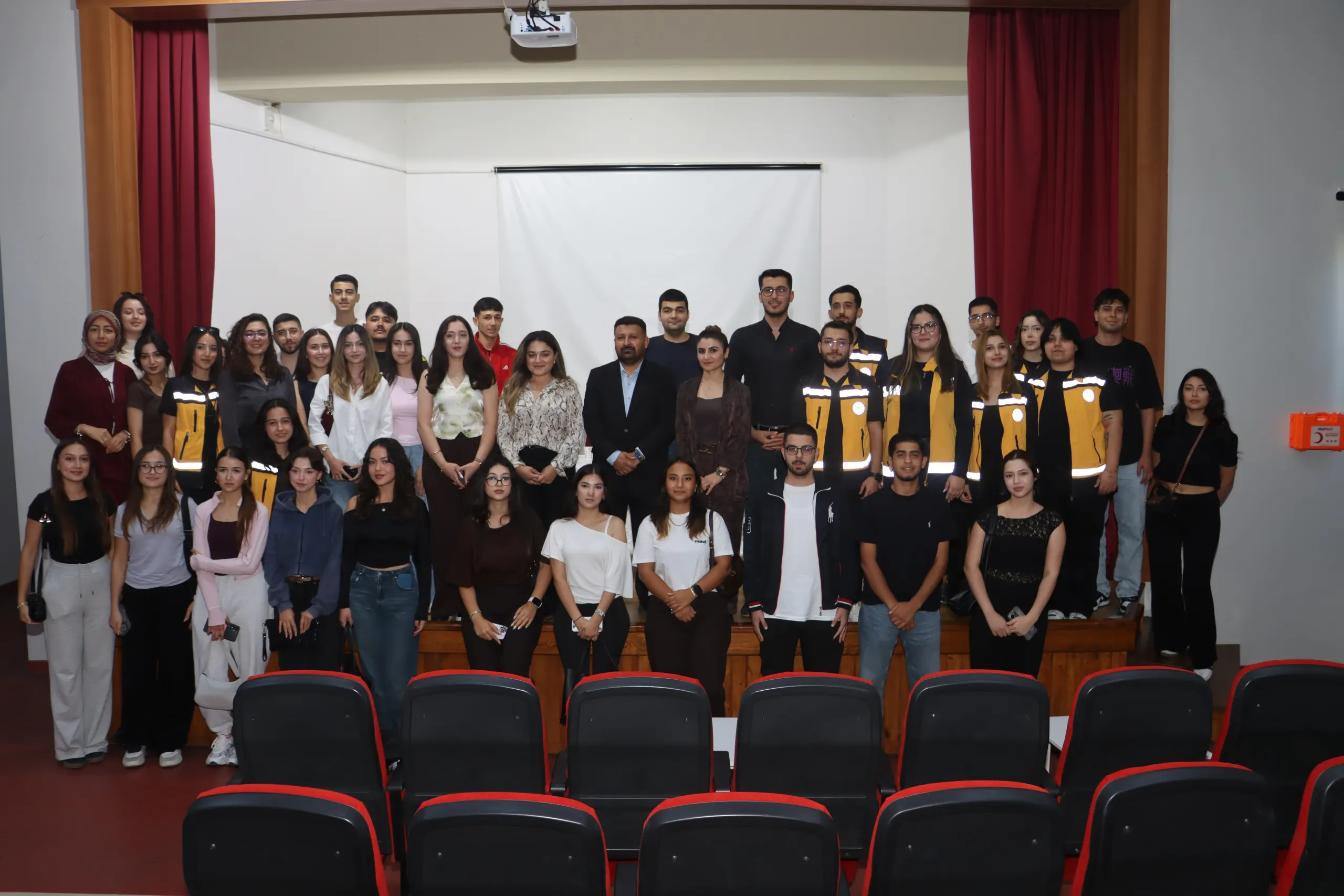 Paramedik Öğrencileri Deneyimli İsimlerle Bir Araya Geldi!