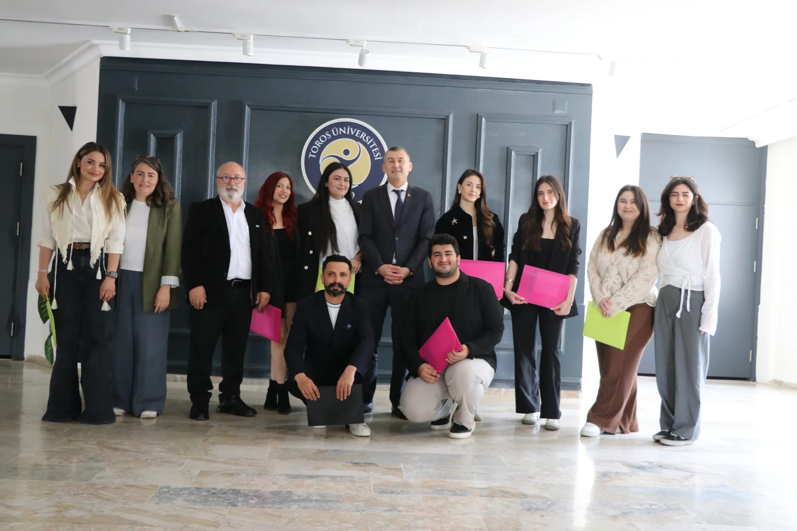 Toros Üniversitesi’nden Almatı’da Büyük Başarı: 8 Ödülle Döndüler