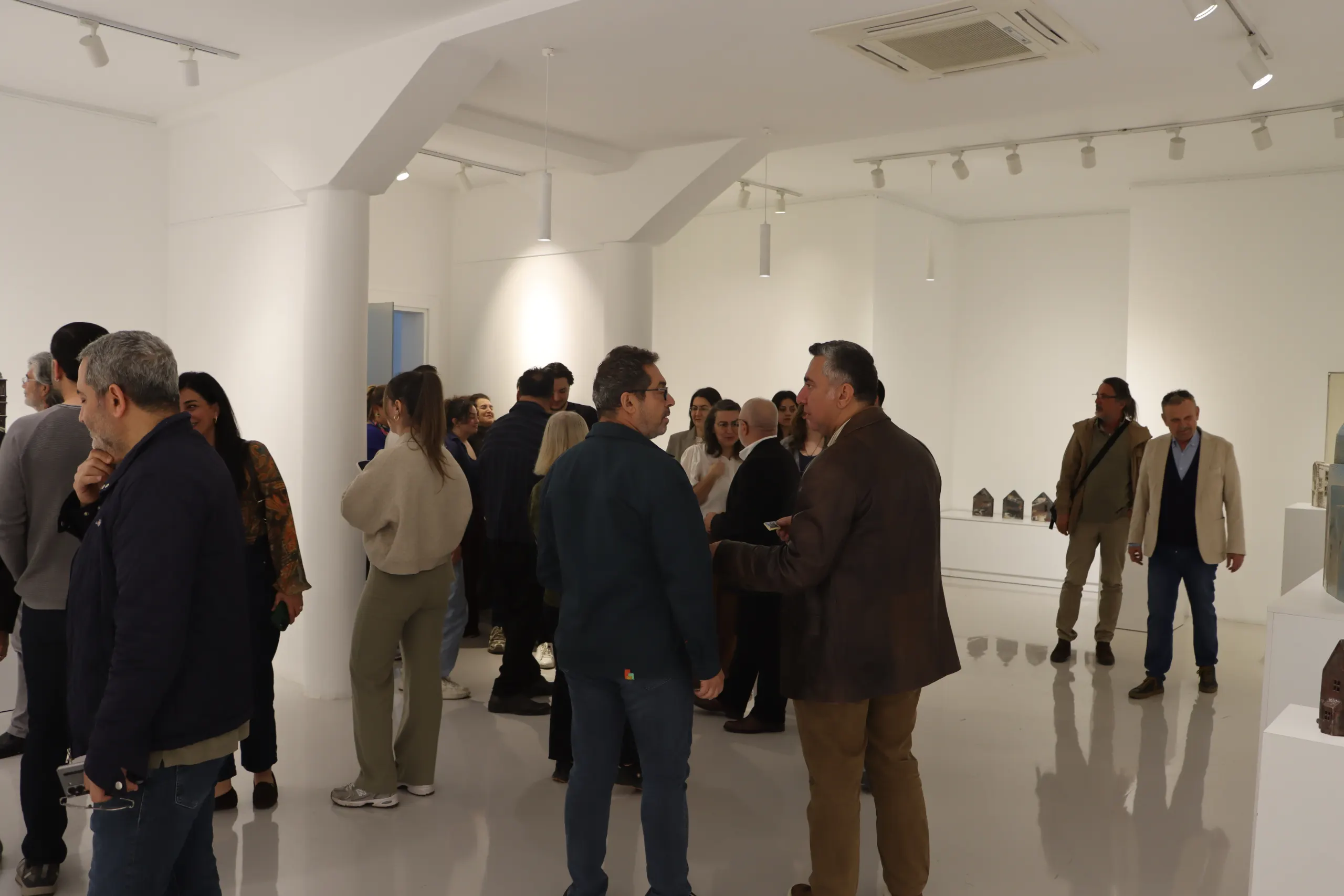 Toros Üniversitesi’nde Sanat ve Hafıza Buluşması: "Mimari Belleğin İzleri" Sergisi Açıldı
