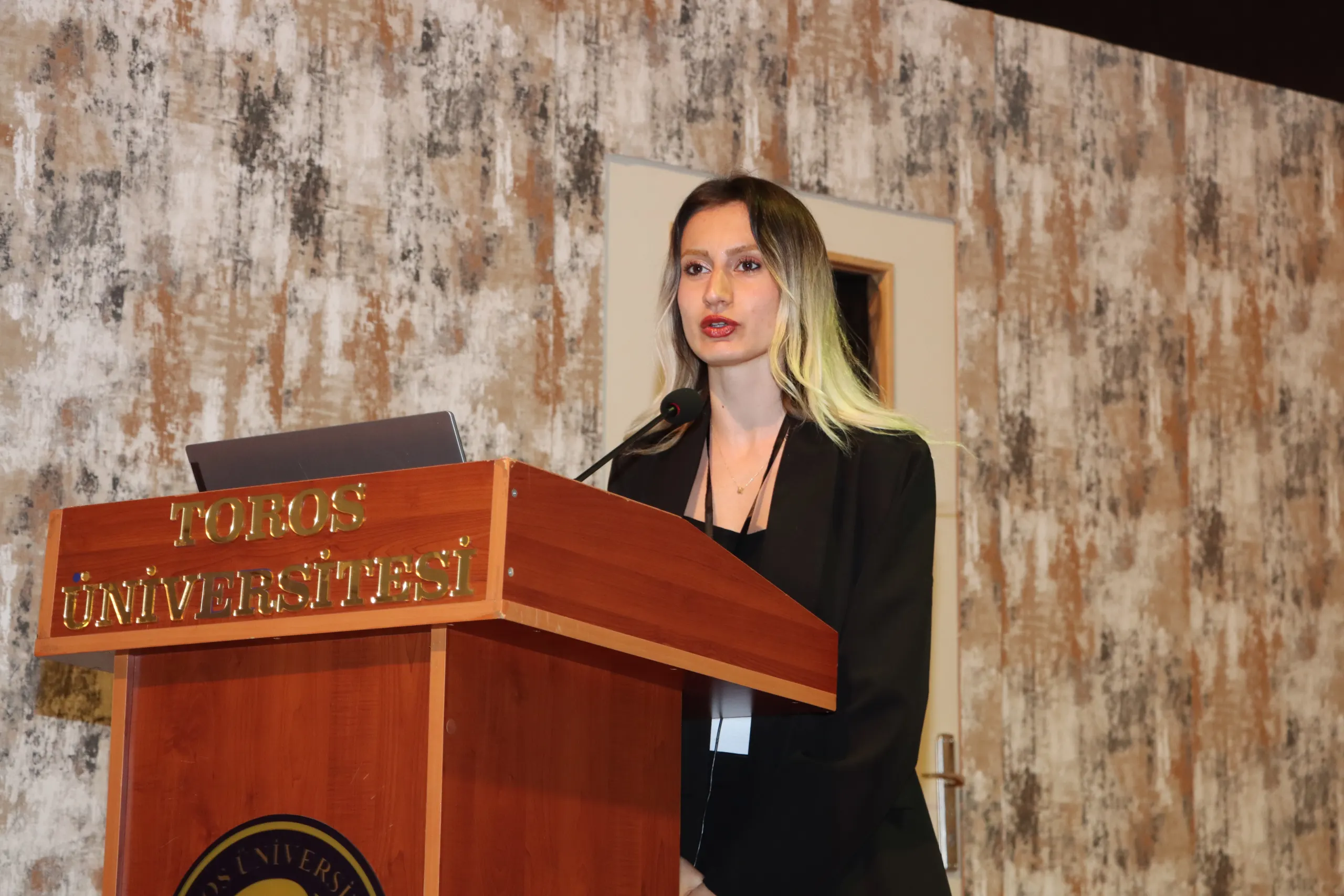 Toros Üniversitesi’nde Emek ve Dayanışma Günü Etkinliği Gerçekleştirildi