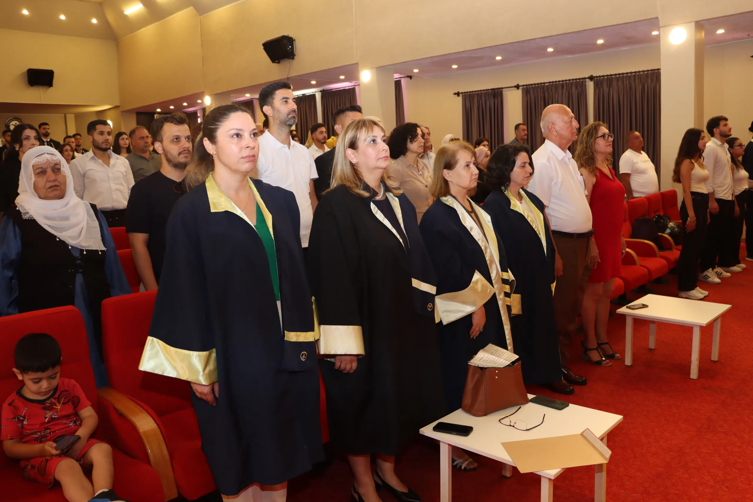 Geleceğin Hemşireleri Yemin Ederek Mesleğe Adım Attı