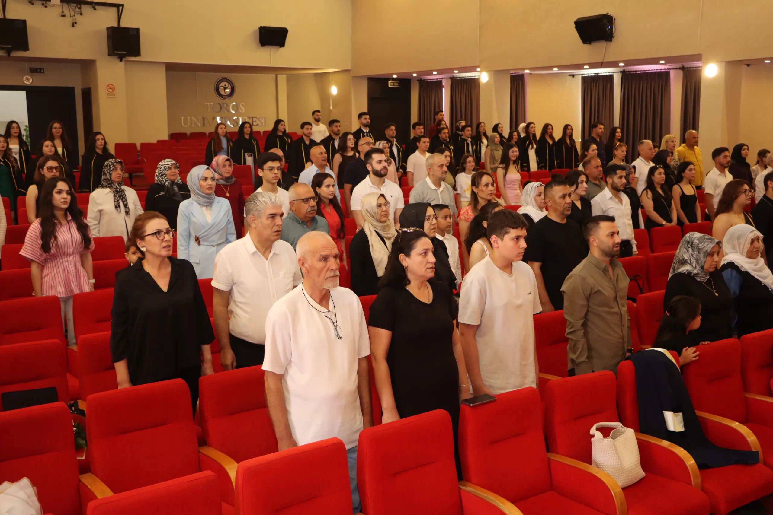 Geleceğin Hemşireleri Yemin Ederek Mesleğe Adım Attı