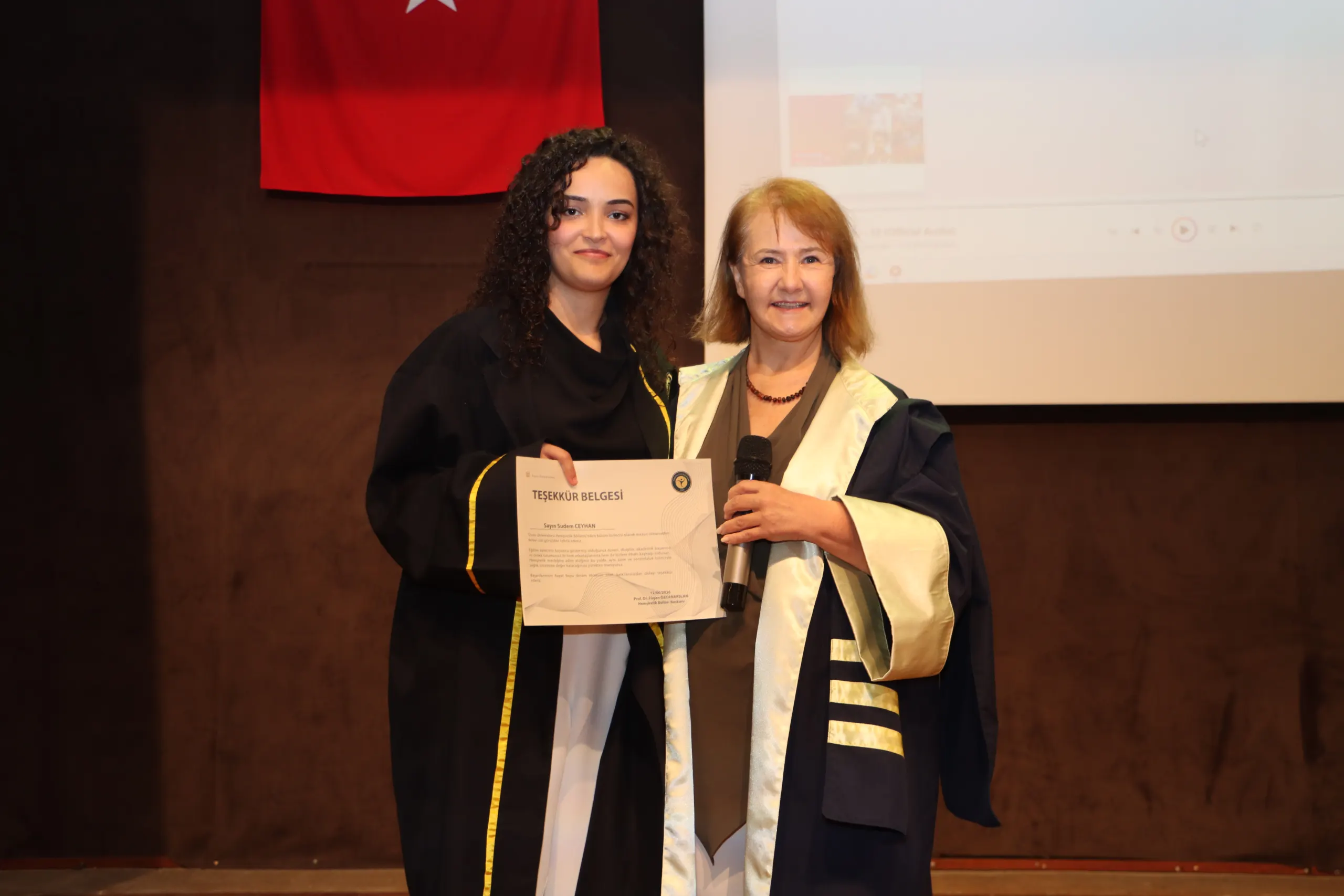 Geleceğin Hemşireleri Yemin Ederek Mesleğe Adım Attı