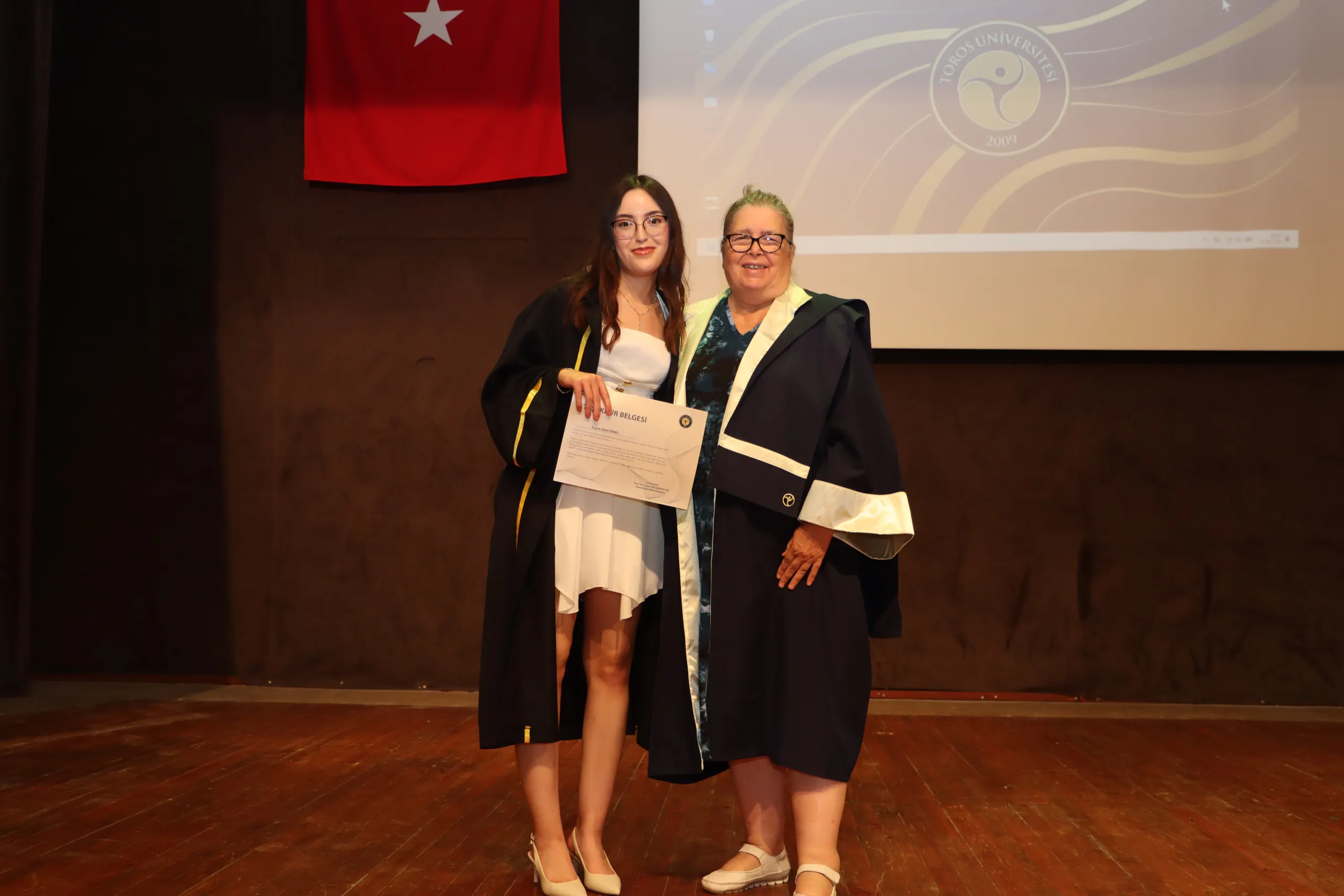 Geleceğin Hemşireleri Yemin Ederek Mesleğe Adım Attı