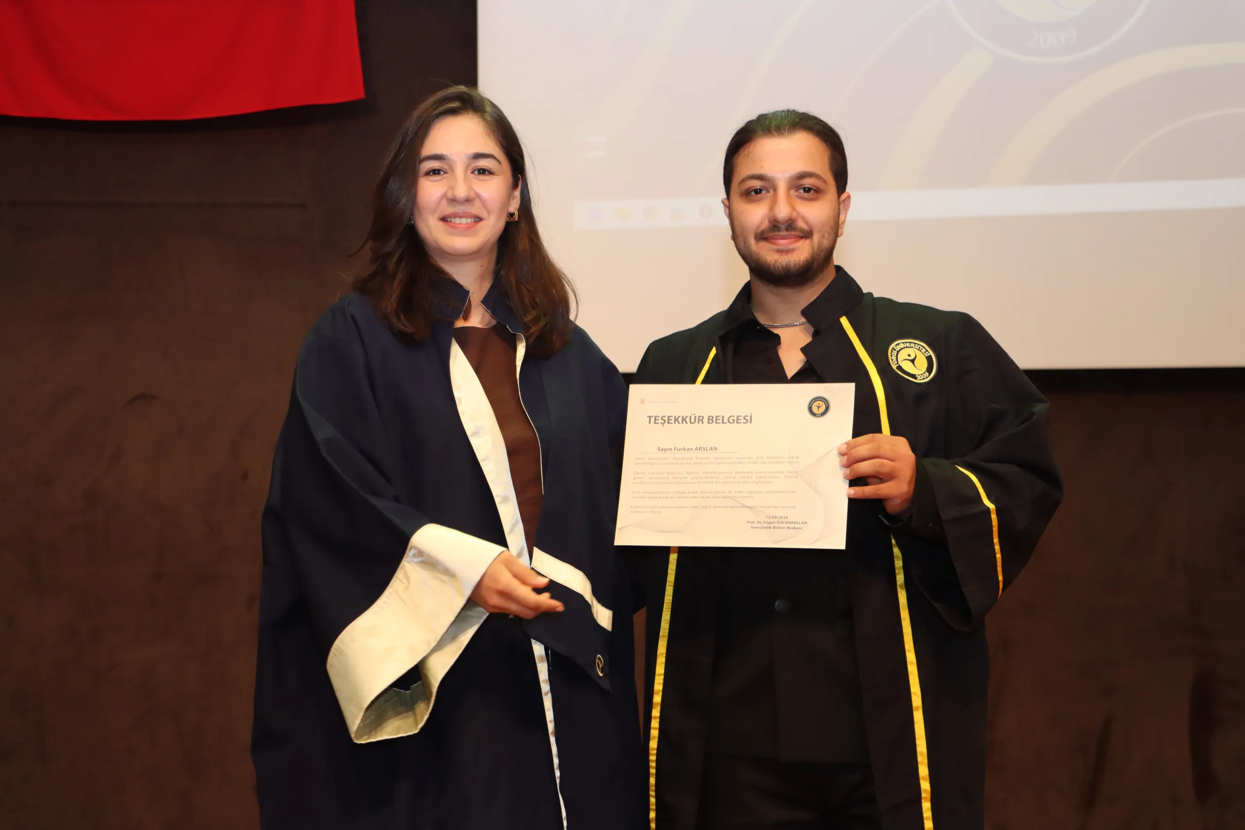 Geleceğin Hemşireleri Yemin Ederek Mesleğe Adım Attı