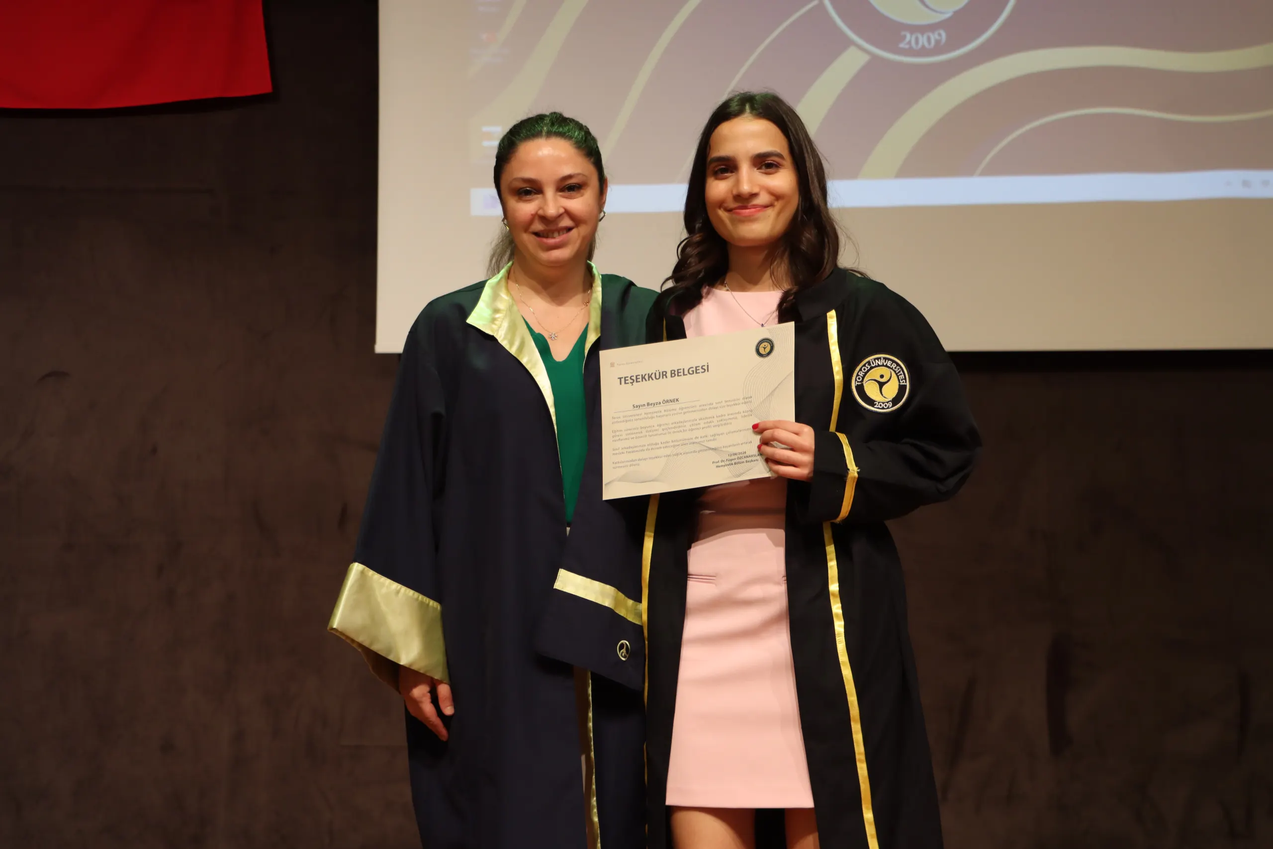 Geleceğin Hemşireleri Yemin Ederek Mesleğe Adım Attı