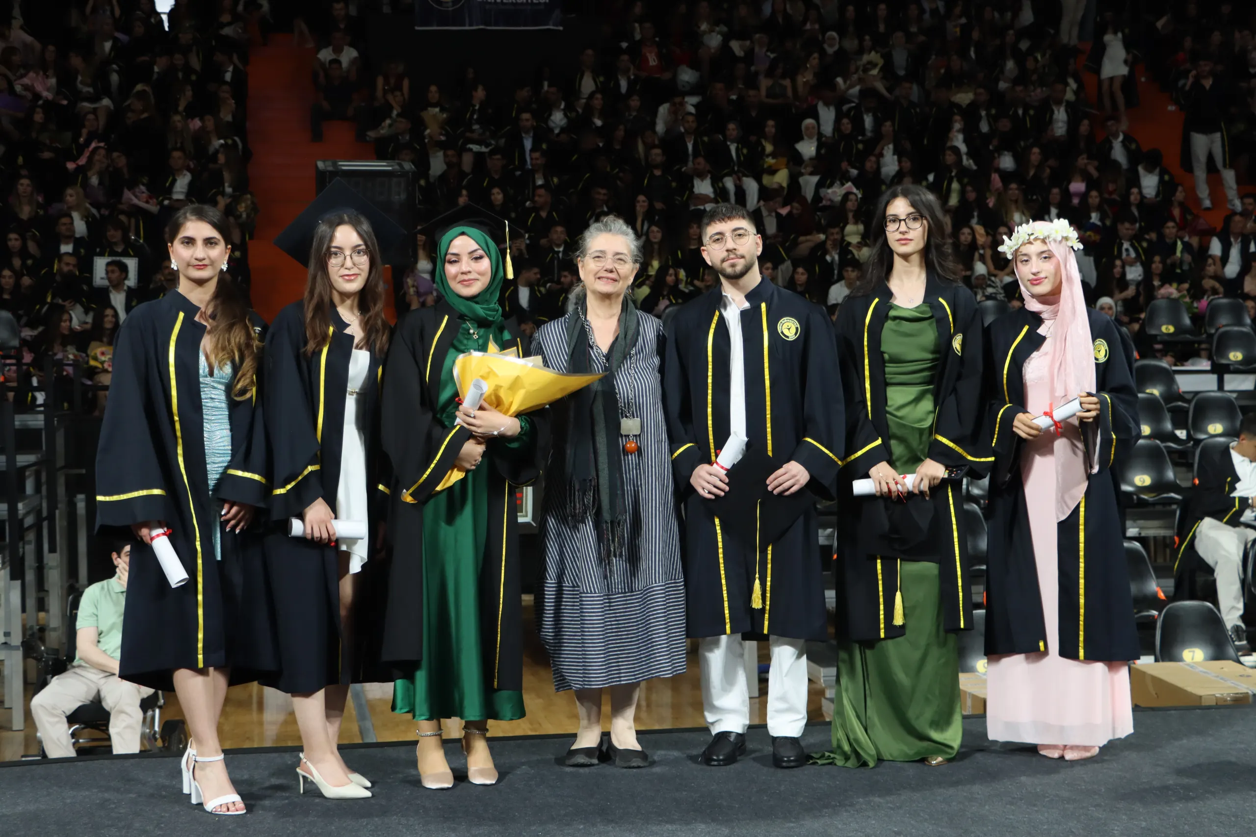 Toros Üniversitesi’nde Mezuniyet Coşkusu
