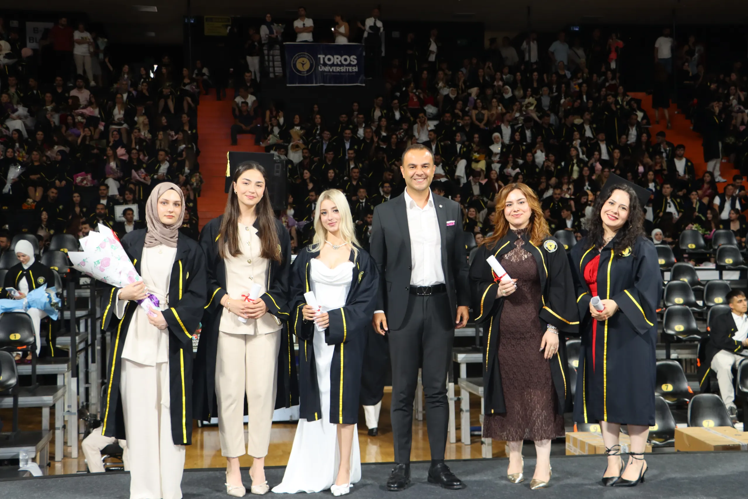 Toros Üniversitesi’nde Mezuniyet Coşkusu