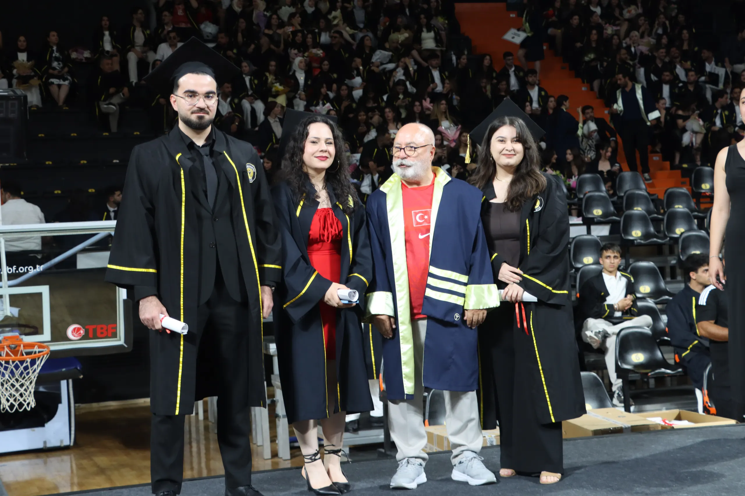 Toros Üniversitesi’nde Mezuniyet Coşkusu
