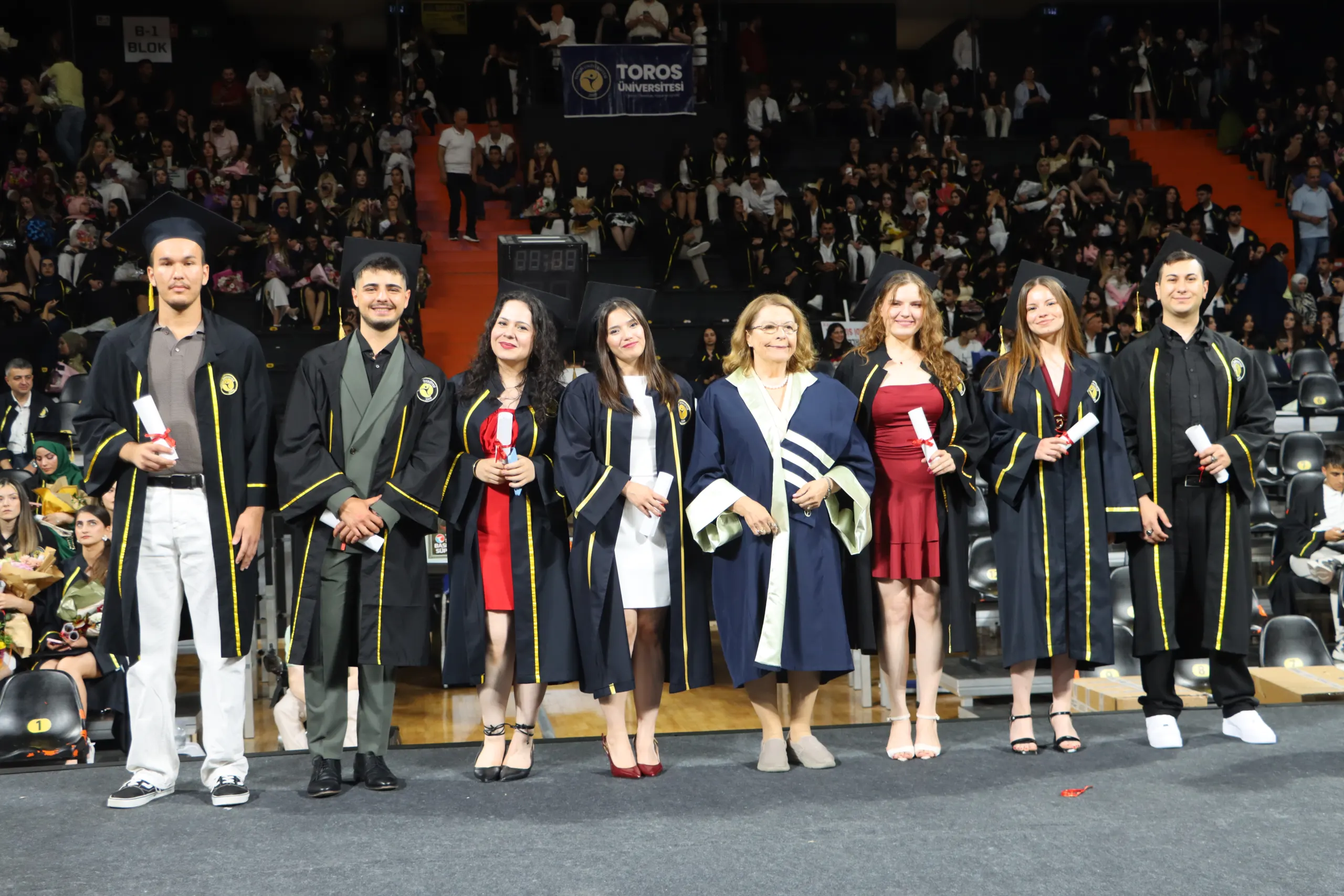 Toros Üniversitesi’nde Mezuniyet Coşkusu