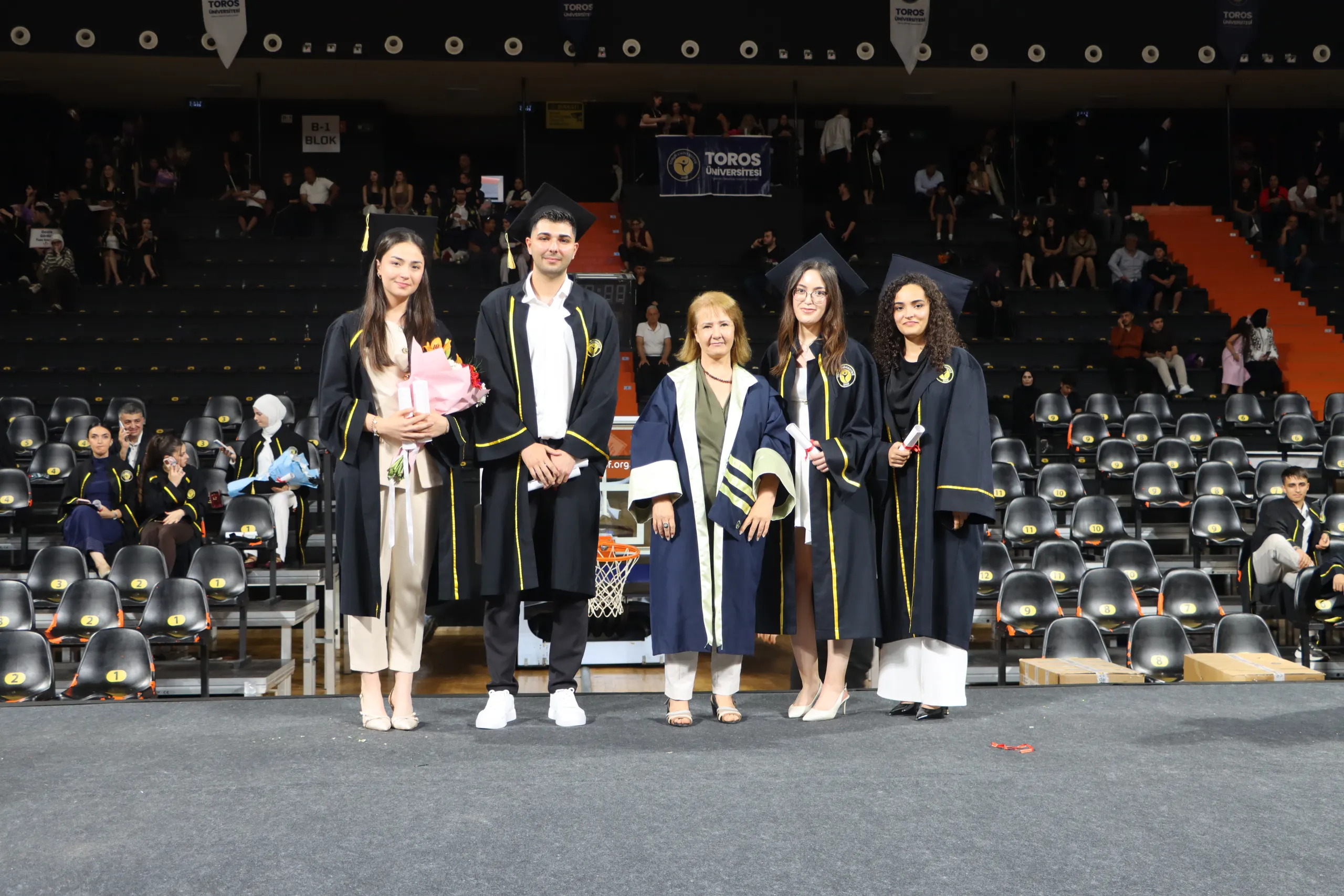 Toros Üniversitesi’nde Mezuniyet Coşkusu