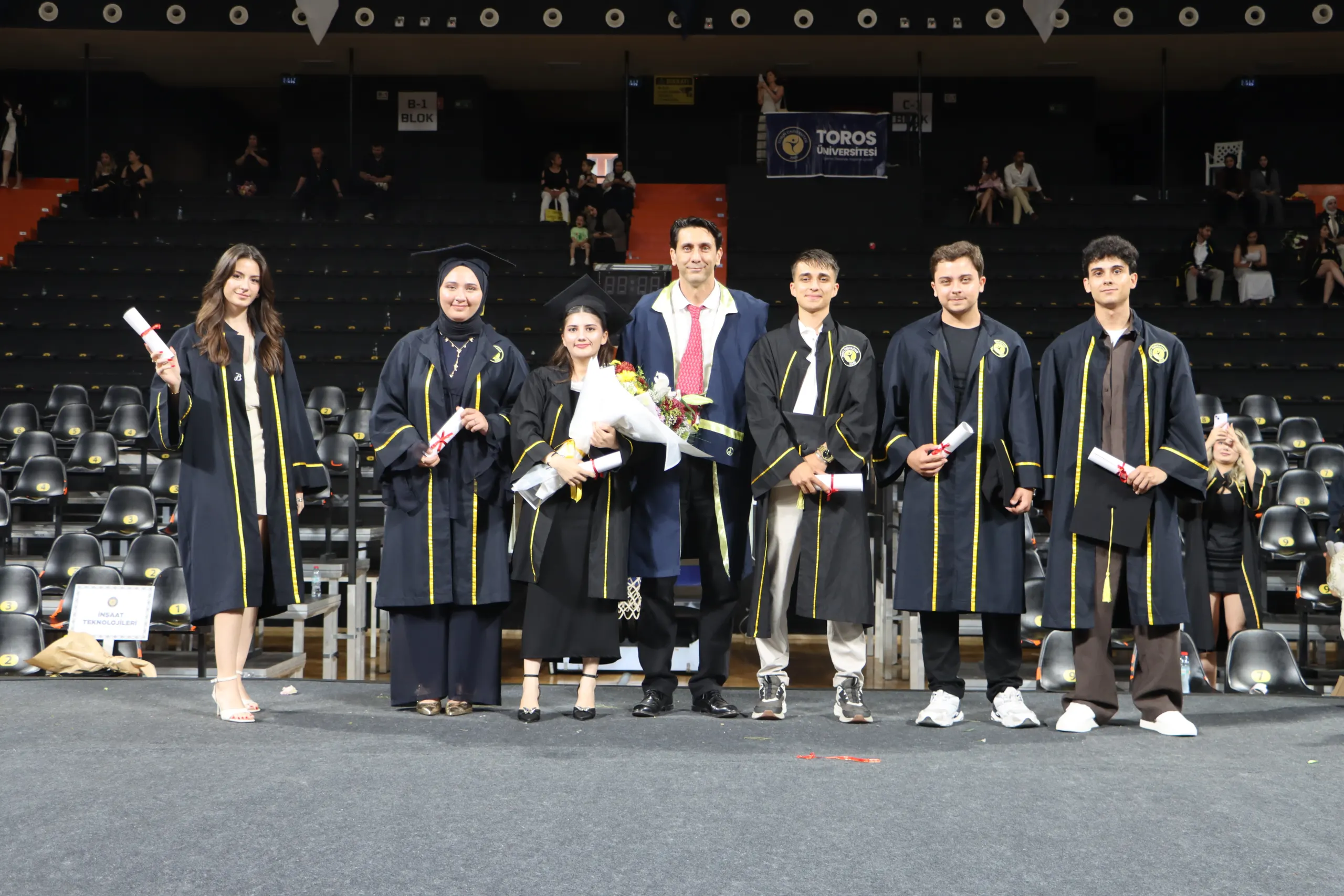 Toros Üniversitesi’nde Mezuniyet Coşkusu