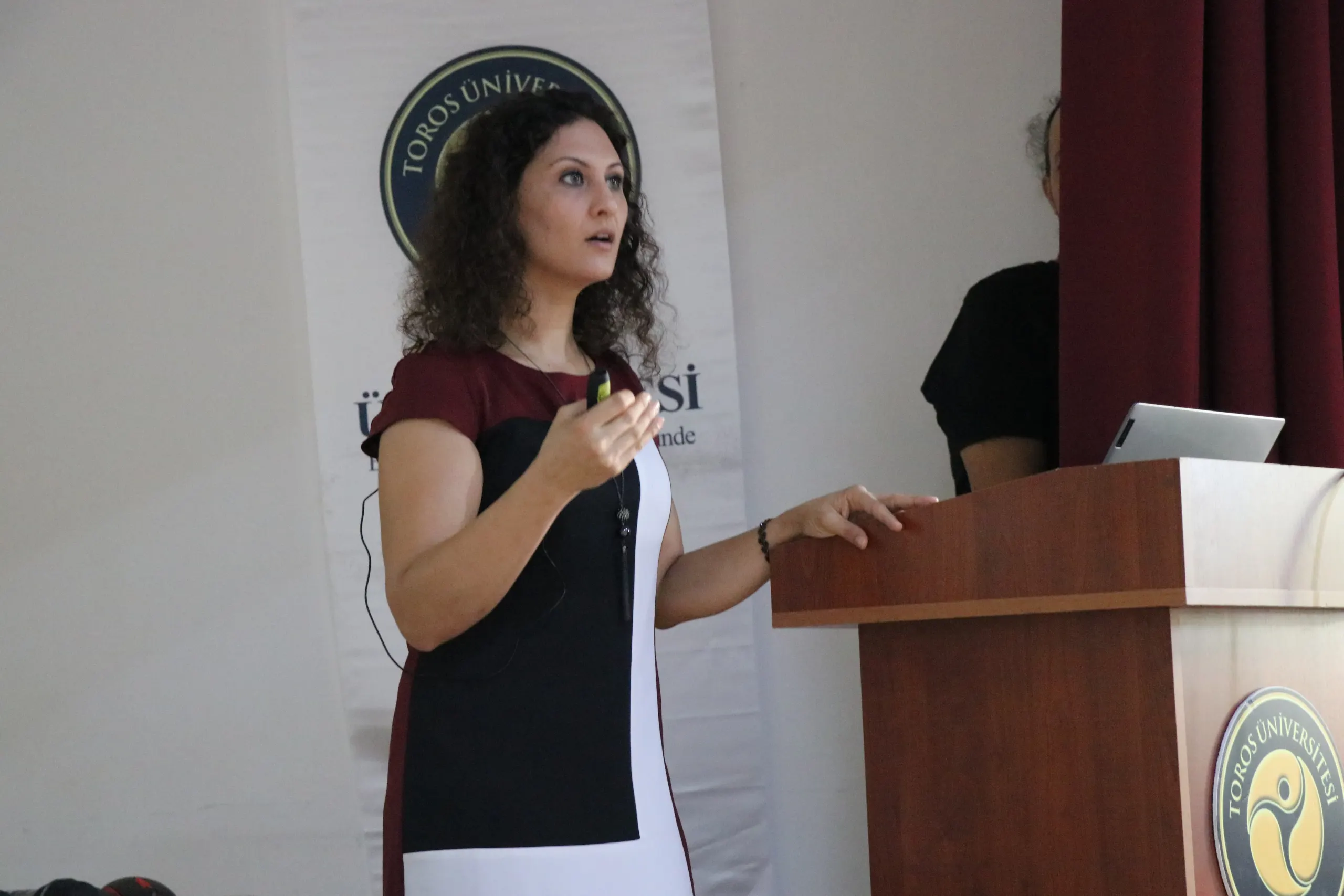 Toros Üniversitesi’nde Oryantasyon Eğitimleri Hız Kesmeden Devam Ediyor