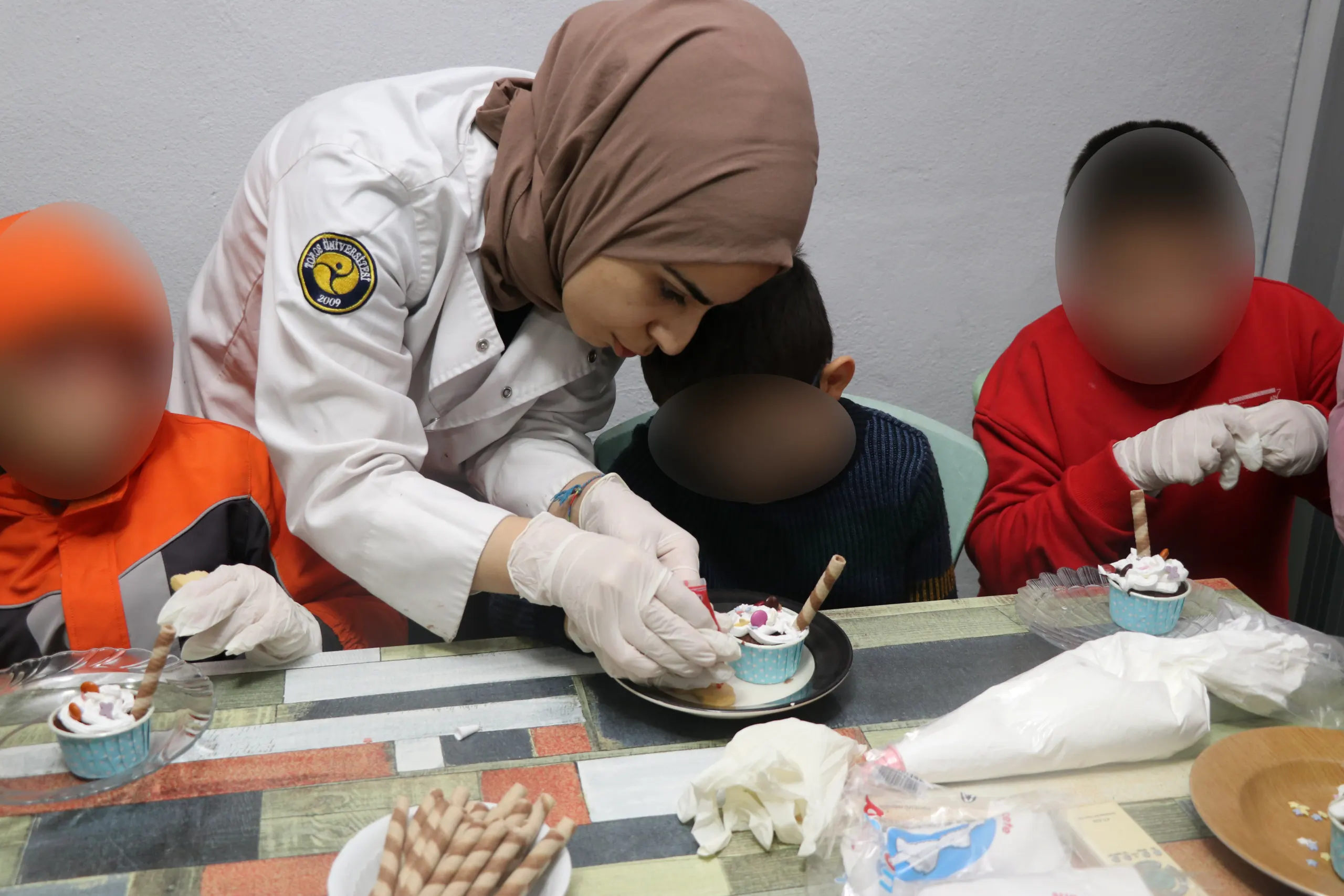 Aşçılık Öğrencileri’nden Özel Çocuklara Cup Cake ve Kurabiye Atölyesi