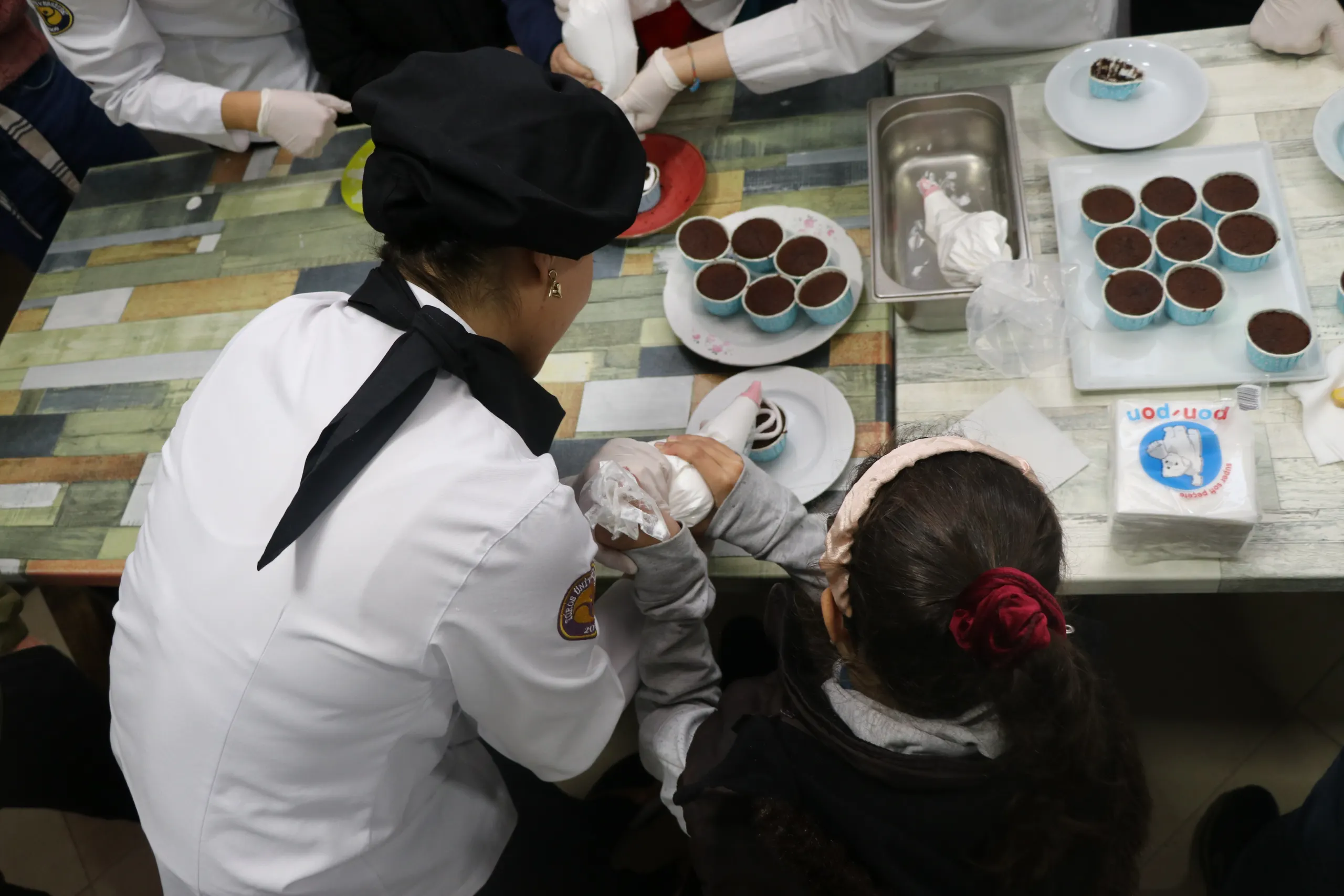 Aşçılık Öğrencileri’nden Özel Çocuklara Cup Cake ve Kurabiye Atölyesi