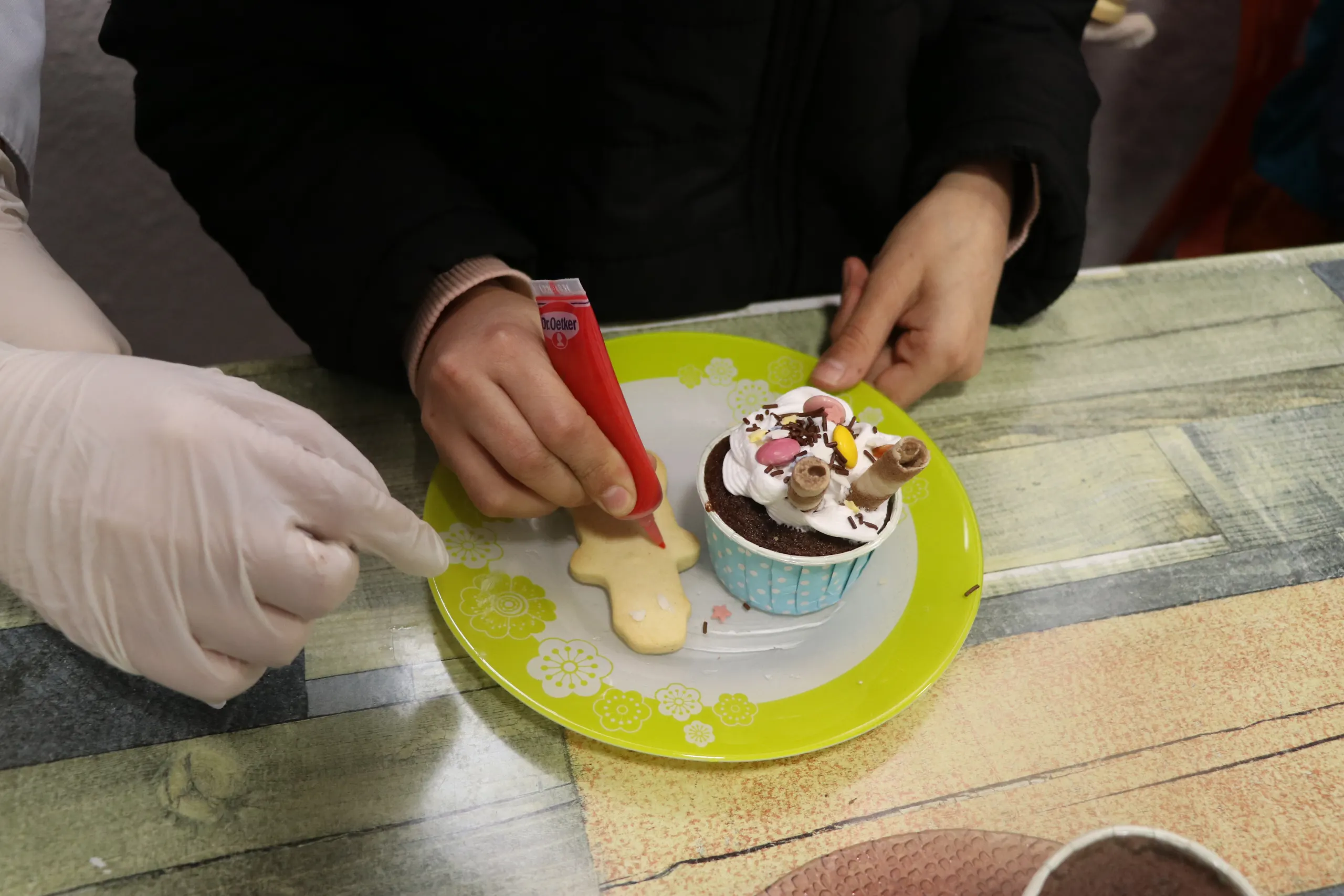 Aşçılık Öğrencileri’nden Özel Çocuklara Cup Cake ve Kurabiye Atölyesi