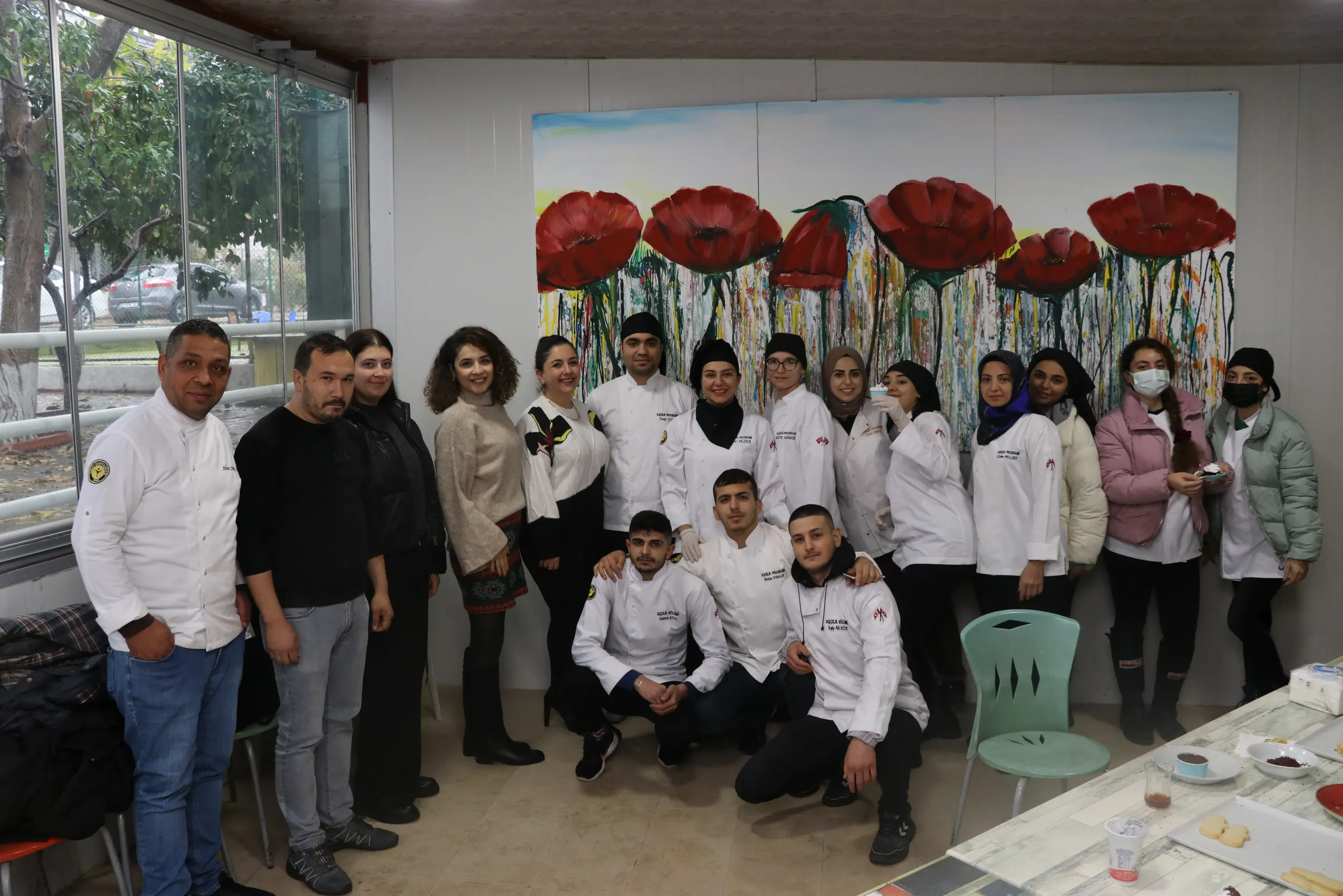 Aşçılık Öğrencileri’nden Özel Çocuklara Cup Cake ve Kurabiye Atölyesi