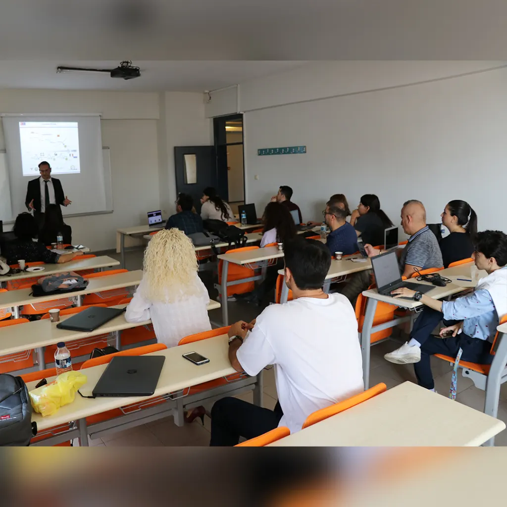 Toros Üniversitesi Personellerine Proje Hazırlama Eğitimi