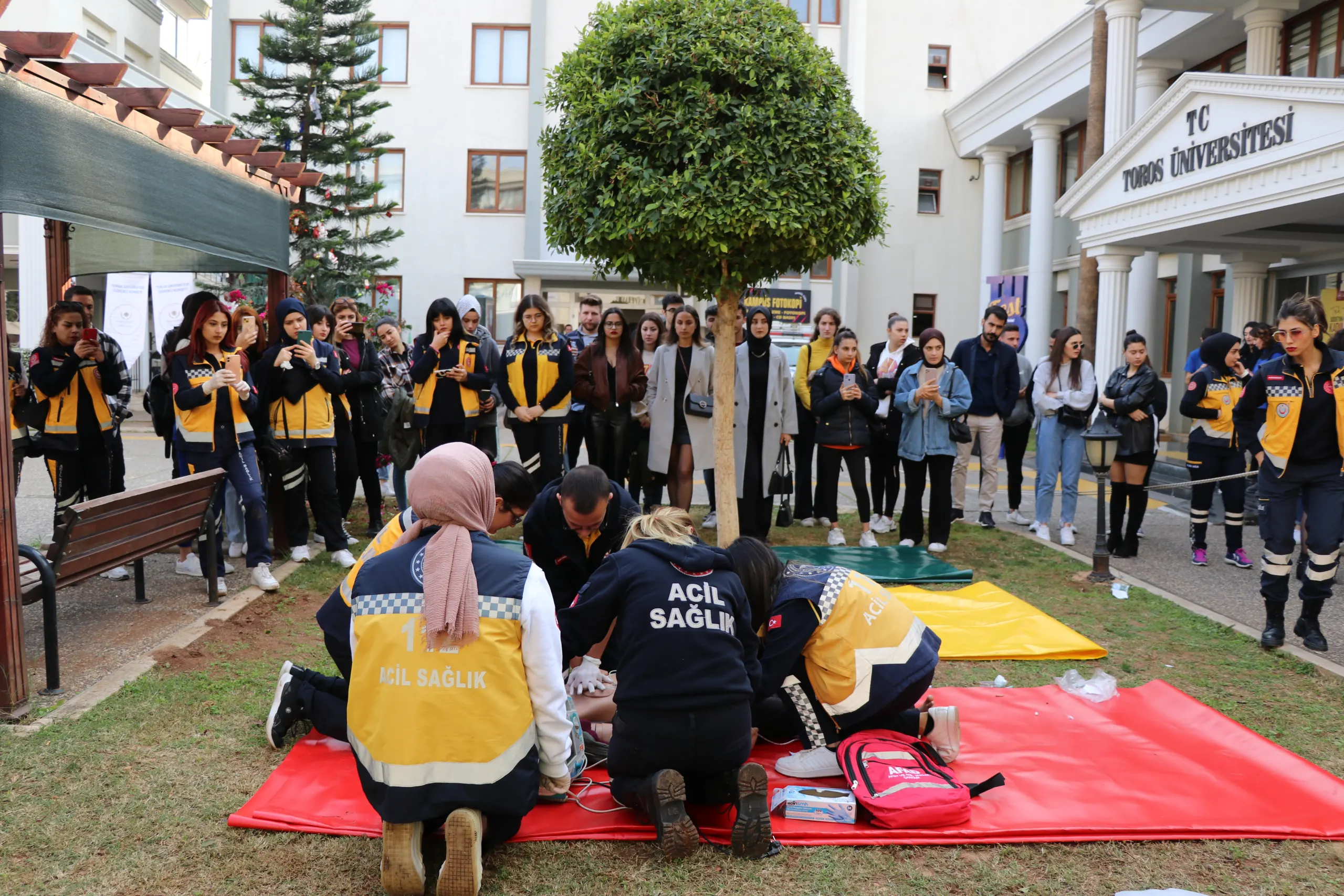 Toros Üniversitesitesi’nde Paramedikler Günü Etkinliği