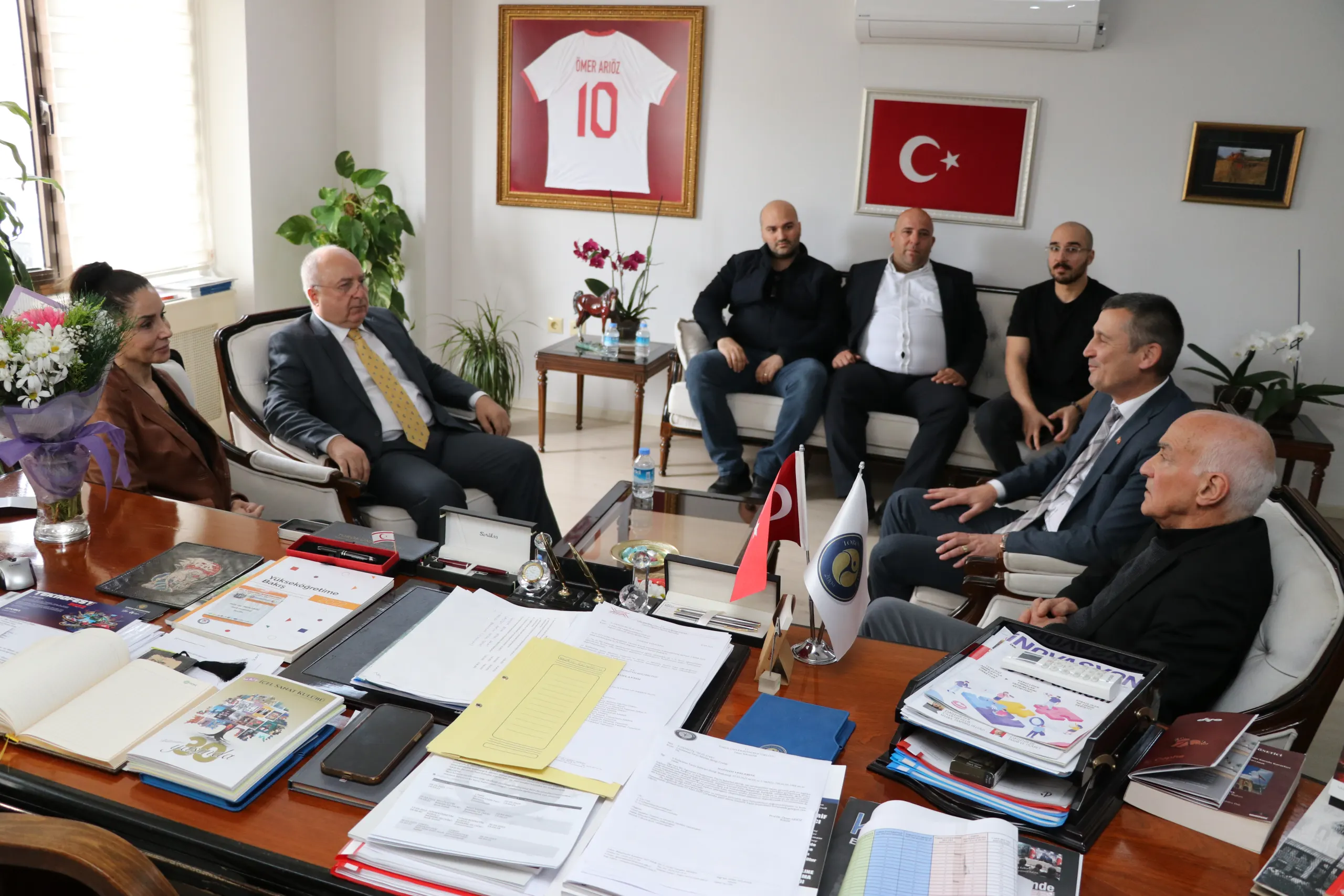 Güzel Sanatlar Tasarım ve Mimarlık Fakültesi Dekanı Prof. Dr. Uğurcan Akyüz Oldu