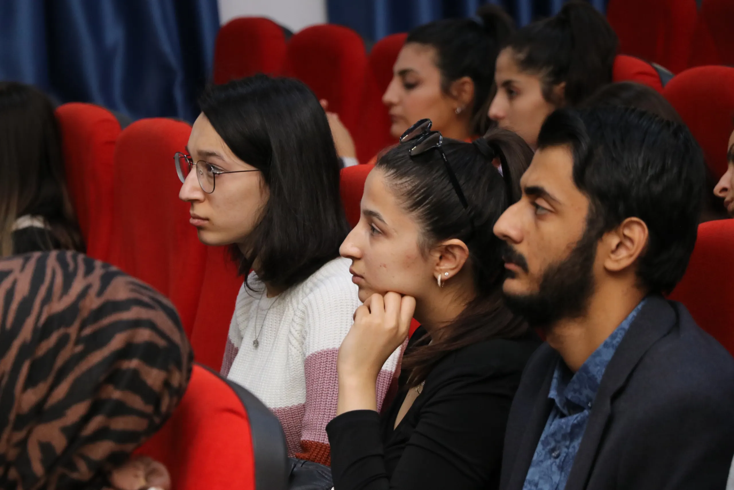 Optisyenlik Öğrencilerine Kontakt Lens Çeşitleri ve Kullanımı Bilgilendirme Semineri