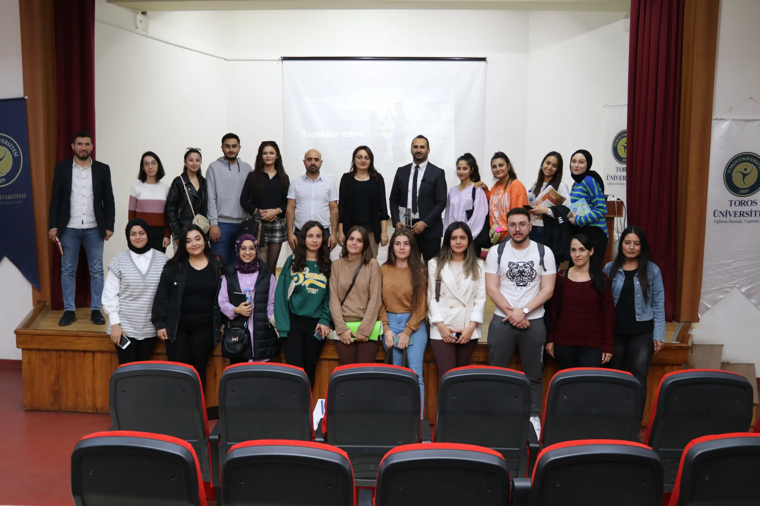 Optisyenlik Öğrencilerine Kontakt Lens Çeşitleri ve Kullanımı Bilgilendirme Semineri