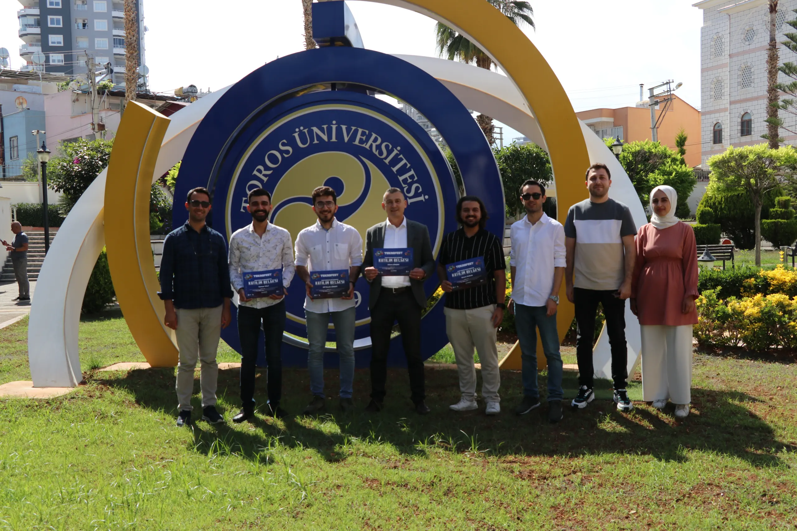 Teknofest 2023'te finale çıkan Smartlab Harvest Business Takımı Rektörümüzü ziyaret etti