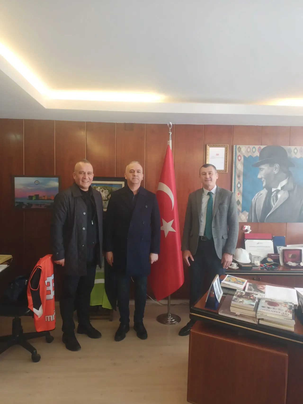Doktora Mezunumuz Şakir ZENGİN'den Rektör Prof. Dr. Ömer ARİÖZ'e Ziyaret